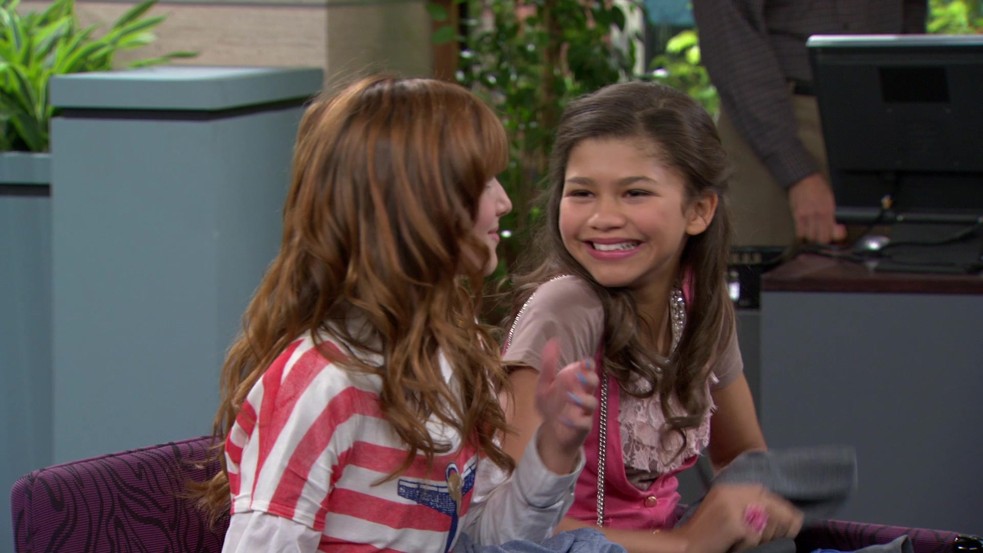 Shake_It_Up_S01E02_1080p_BTD_000851.jpg Shake_It_Up_S01E02_1080p_BTD_000851.jpg