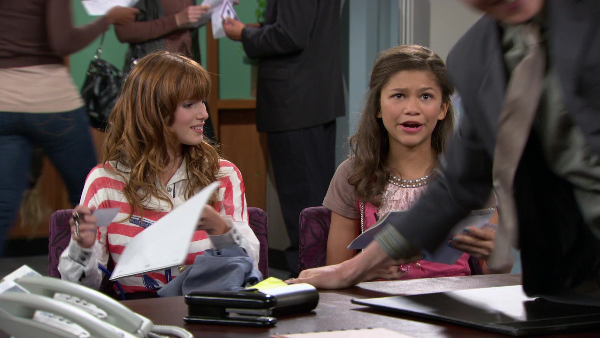 Shake_It_Up_S01E02_1080p_BTD_000869.jpg Shake_It_Up_S01E02_1080p_BTD_000869.jpg