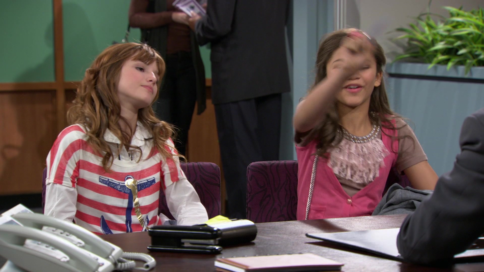 Shake_It_Up_S01E02_1080p_BTD_000898.jpg Shake_It_Up_S01E02_1080p_BTD_000898.jpg