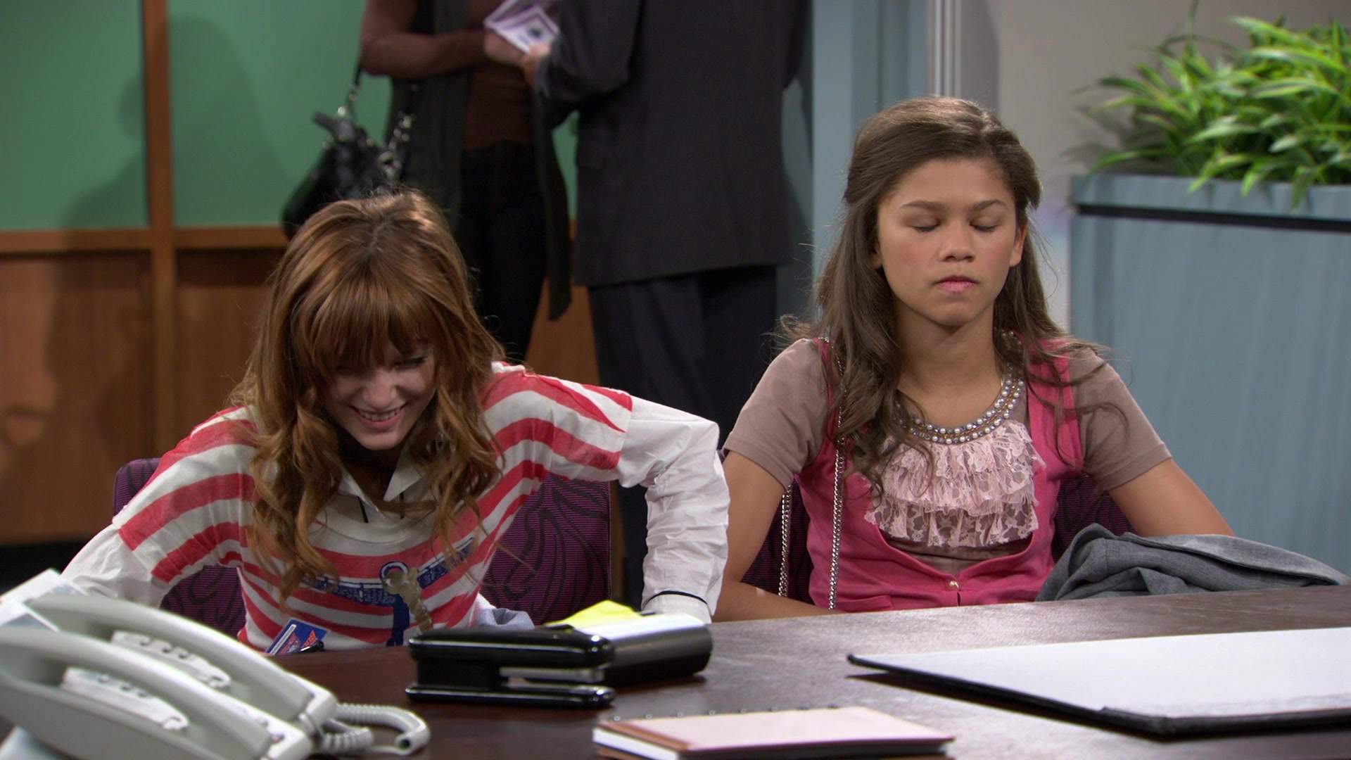 Shake_It_Up_S01E02_1080p_BTD_000908.jpg Shake_It_Up_S01E02_1080p_BTD_000908.jpg