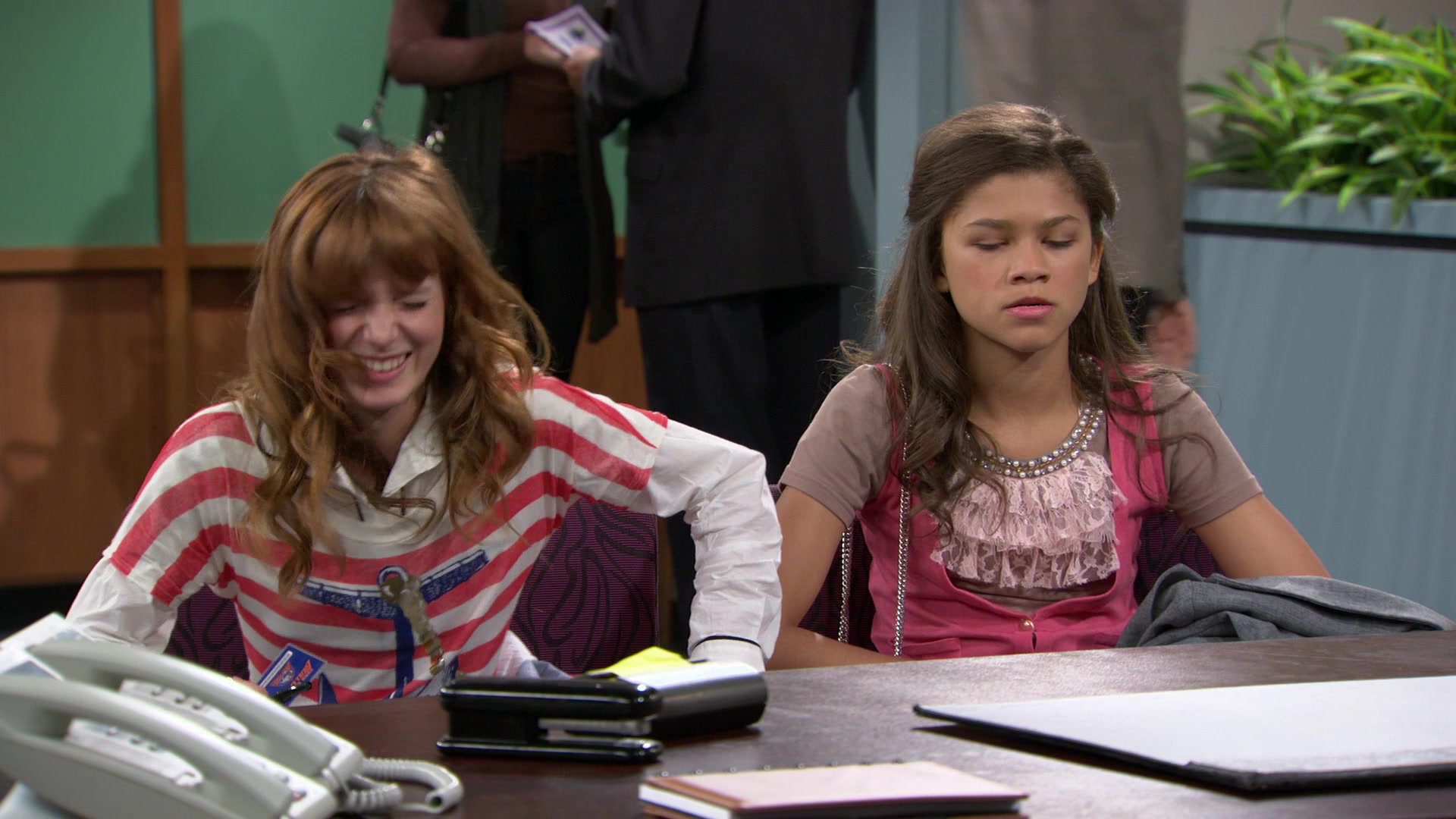 Shake_It_Up_S01E02_1080p_BTD_000911.jpg