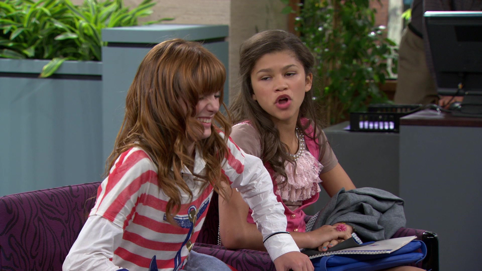 Shake_It_Up_S01E02_1080p_BTD_000914.jpg Shake_It_Up_S01E02_1080p_BTD_000914.jpg