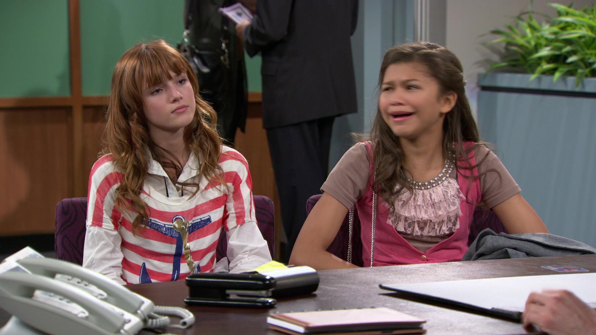 Shake_It_Up_S01E02_1080p_BTD_000934.jpg Shake_It_Up_S01E02_1080p_BTD_000934.jpg
