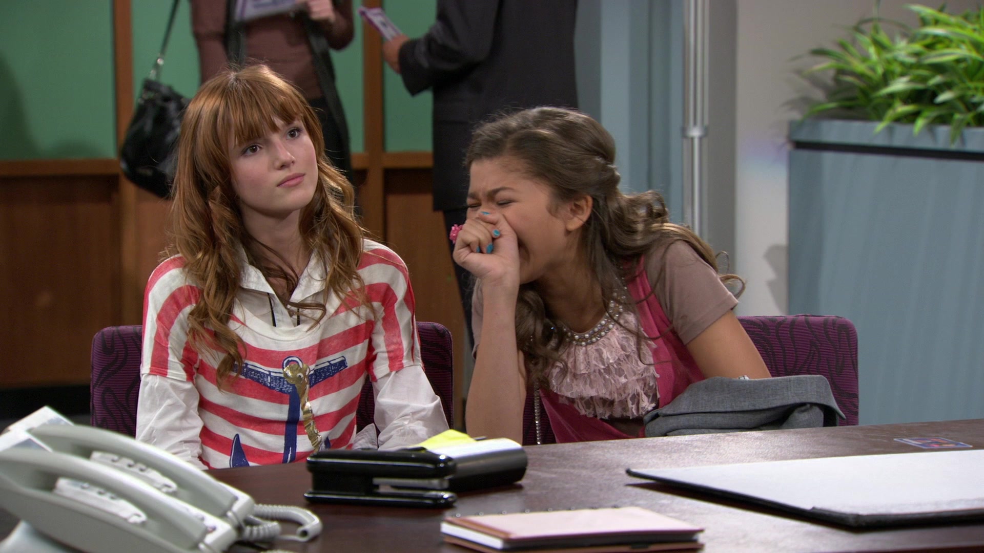 Shake_It_Up_S01E02_1080p_BTD_000938.jpg Shake_It_Up_S01E02_1080p_BTD_000938.jpg