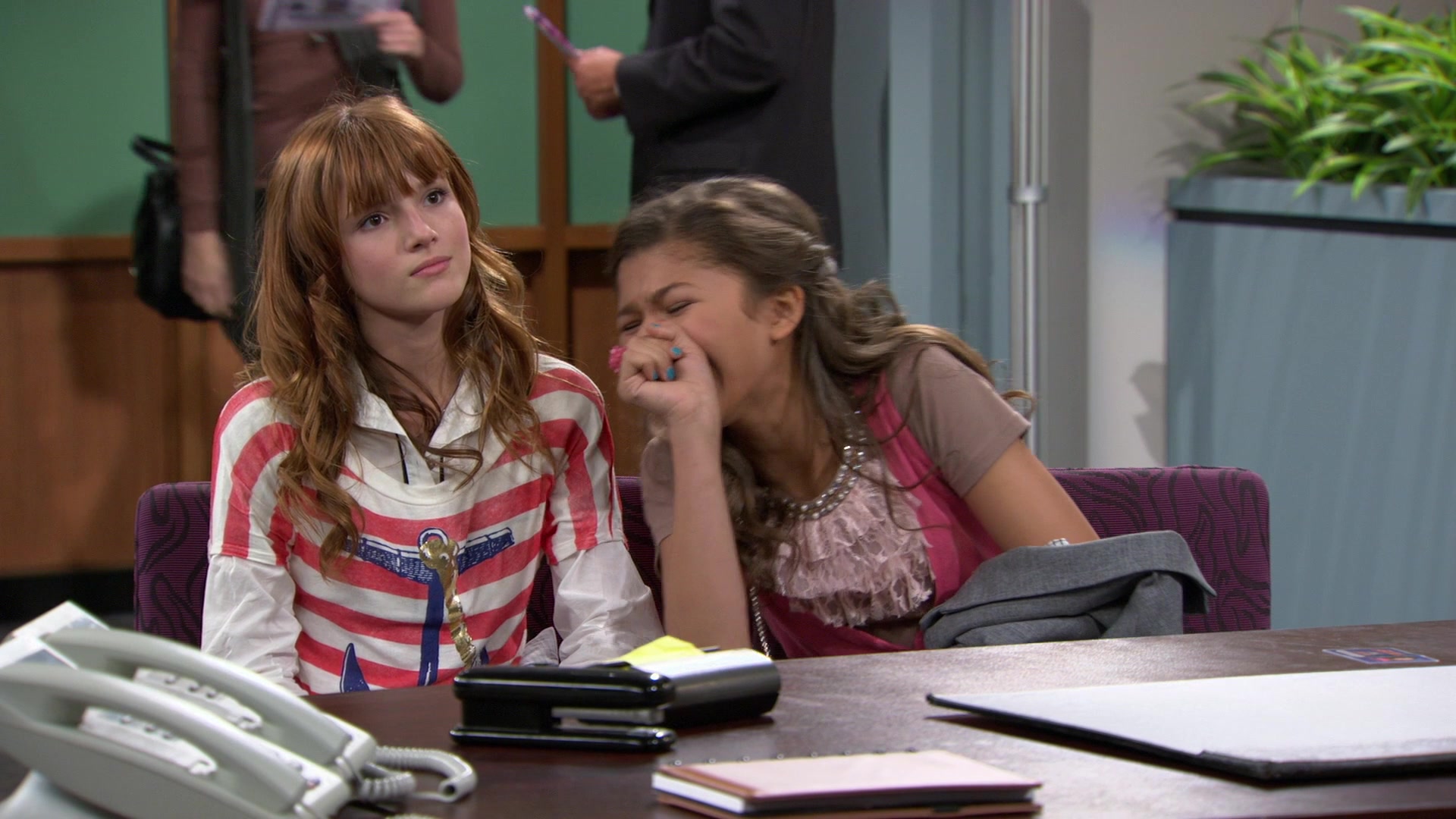Shake_It_Up_S01E02_1080p_BTD_000939.jpg Shake_It_Up_S01E02_1080p_BTD_000939.jpg