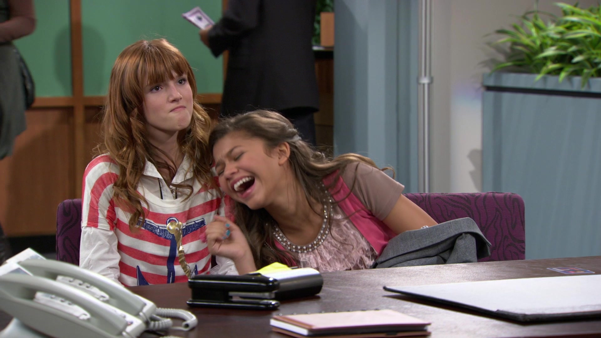 Shake_It_Up_S01E02_1080p_BTD_000941.jpg Shake_It_Up_S01E02_1080p_BTD_000941.jpg