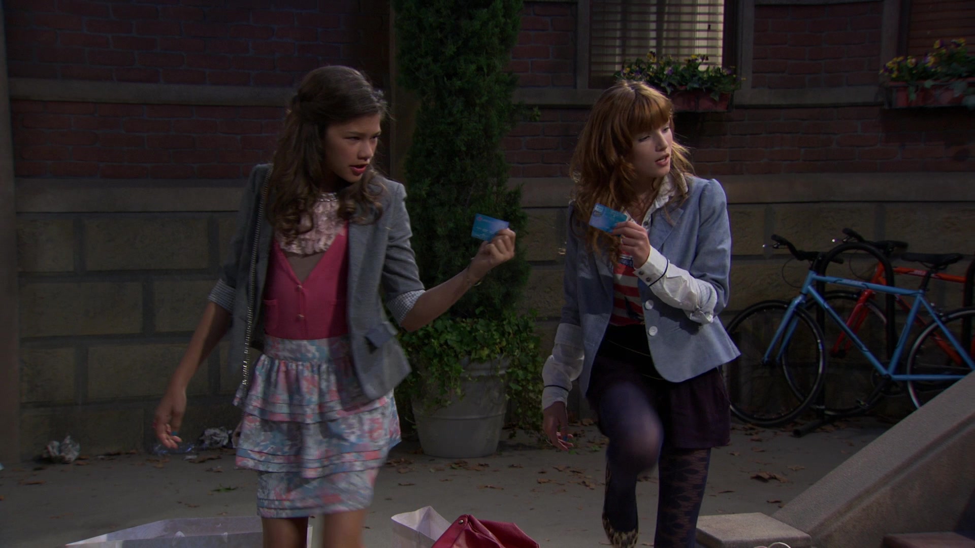 Shake_It_Up_S01E02_1080p_BTD_001079.jpg Shake_It_Up_S01E02_1080p_BTD_001079.jpg