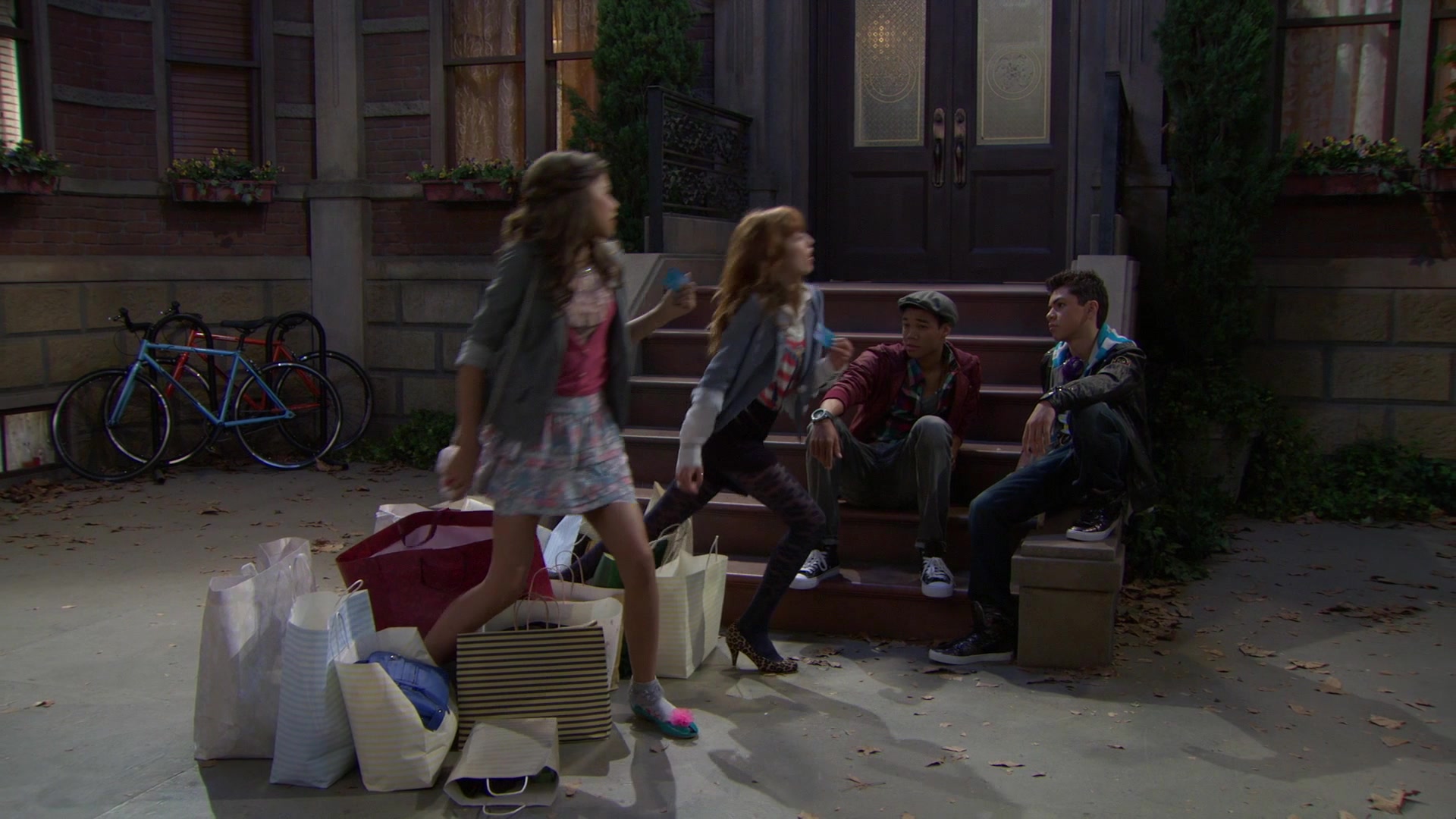 Shake_It_Up_S01E02_1080p_BTD_001082.jpg Shake_It_Up_S01E02_1080p_BTD_001082.jpg