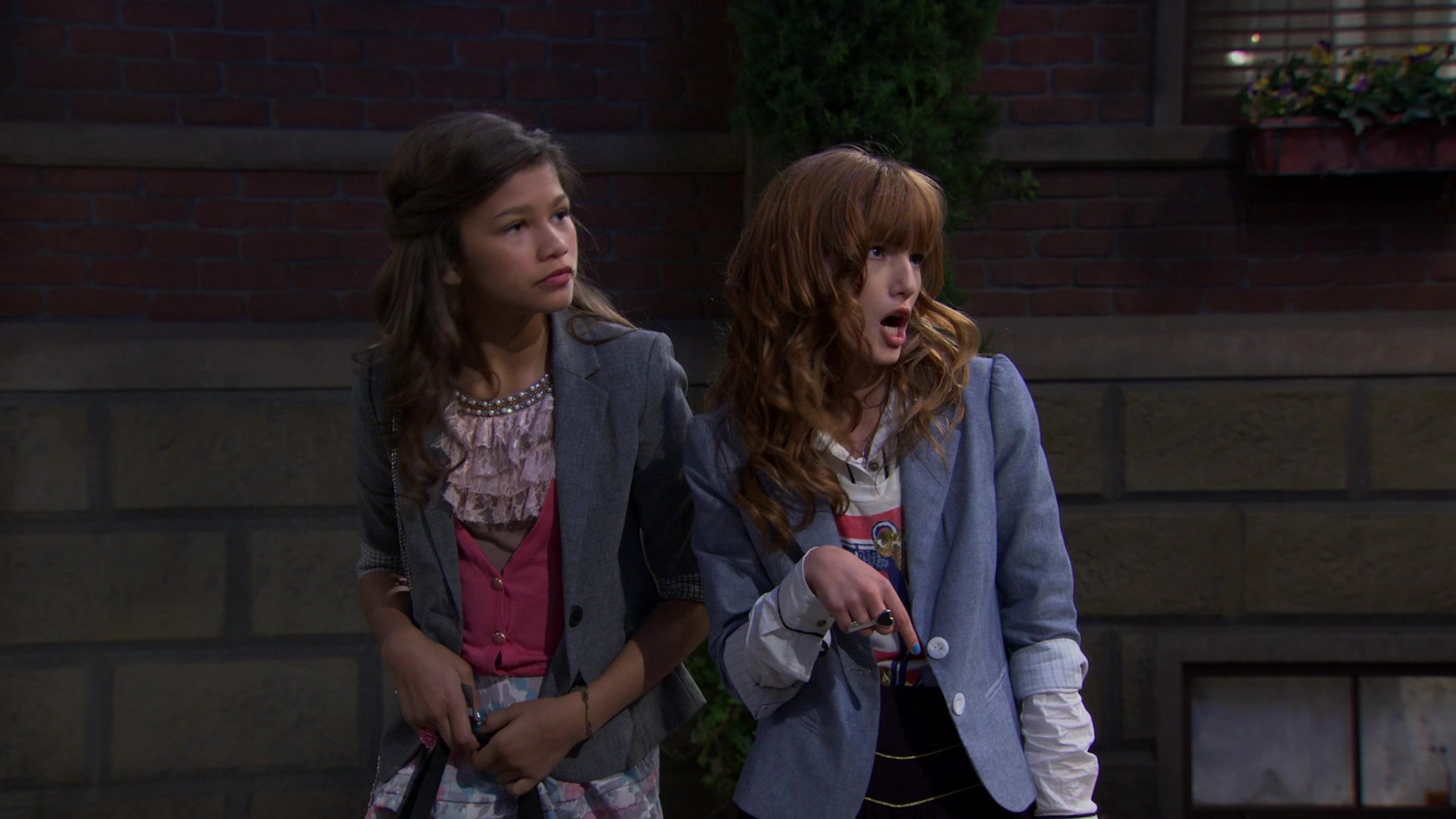 Shake_It_Up_S01E02_1080p_BTD_001173.jpg Shake_It_Up_S01E02_1080p_BTD_001173.jpg