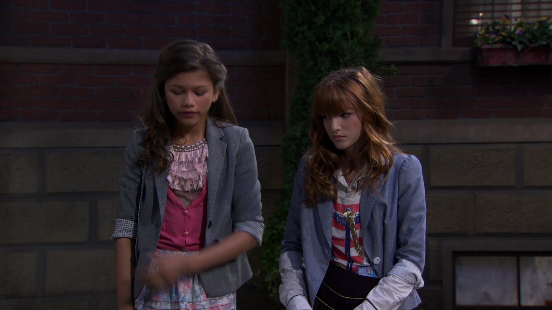 Shake_It_Up_S01E02_1080p_BTD_001211.jpg Shake_It_Up_S01E02_1080p_BTD_001211.jpg