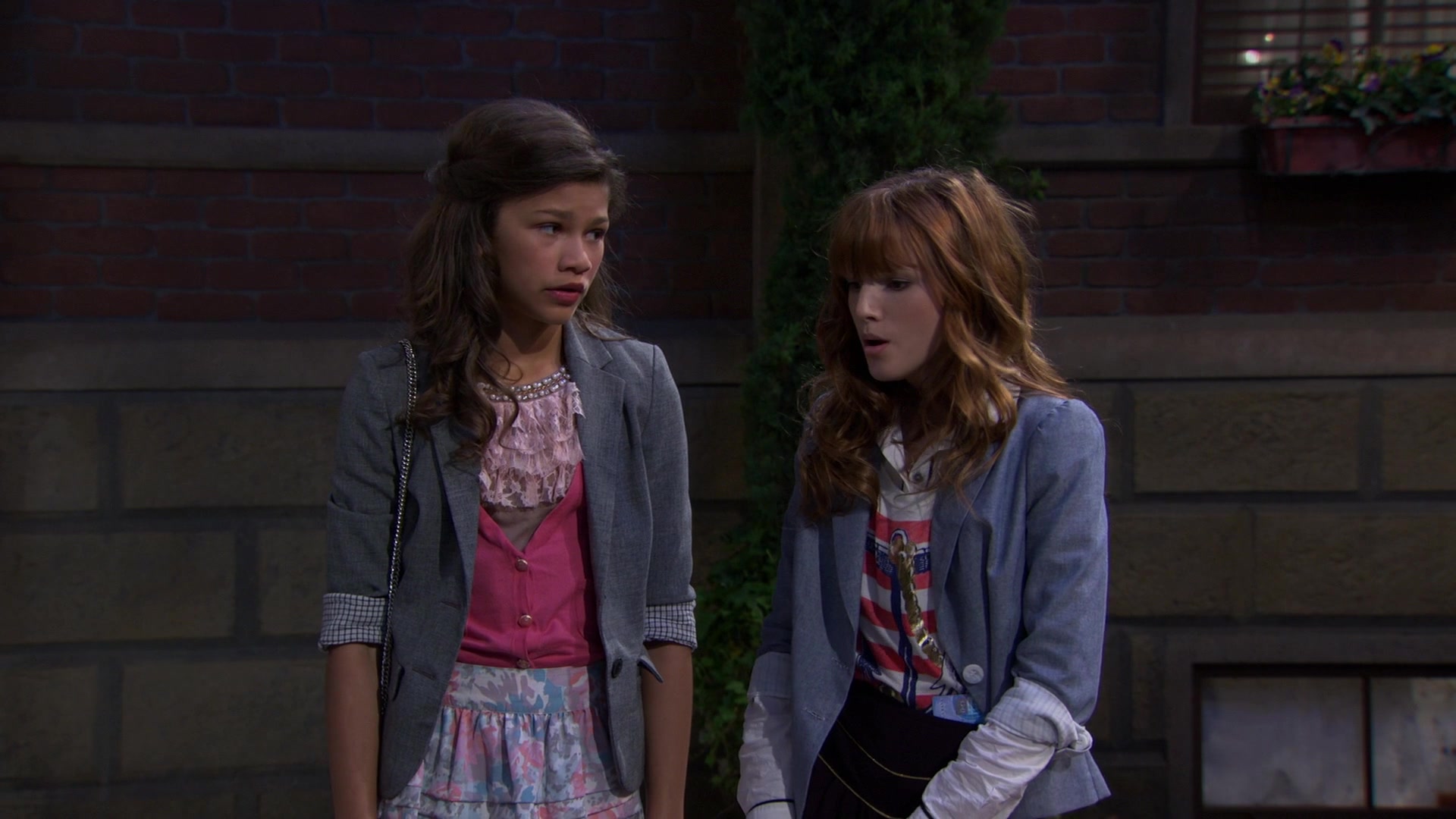 Shake_It_Up_S01E02_1080p_BTD_001216.jpg Shake_It_Up_S01E02_1080p_BTD_001216.jpg