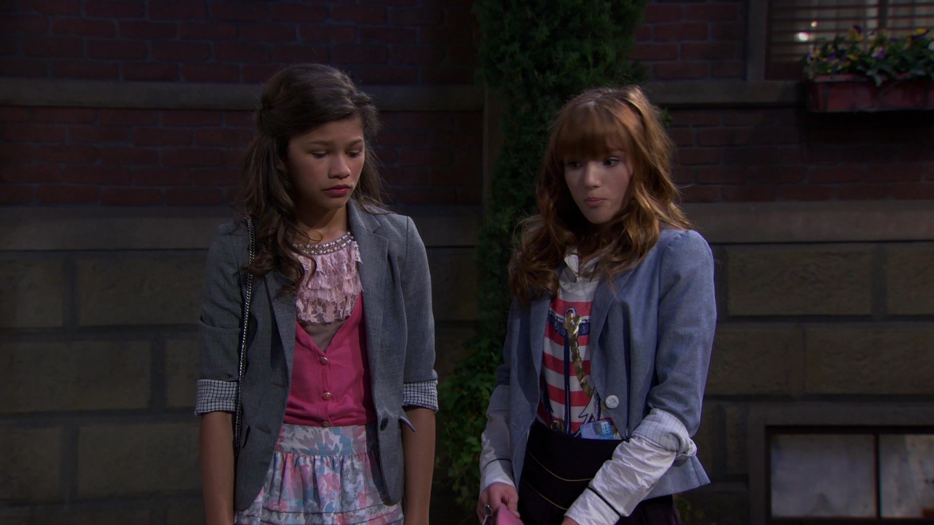 Shake_It_Up_S01E02_1080p_BTD_001219.jpg Shake_It_Up_S01E02_1080p_BTD_001219.jpg