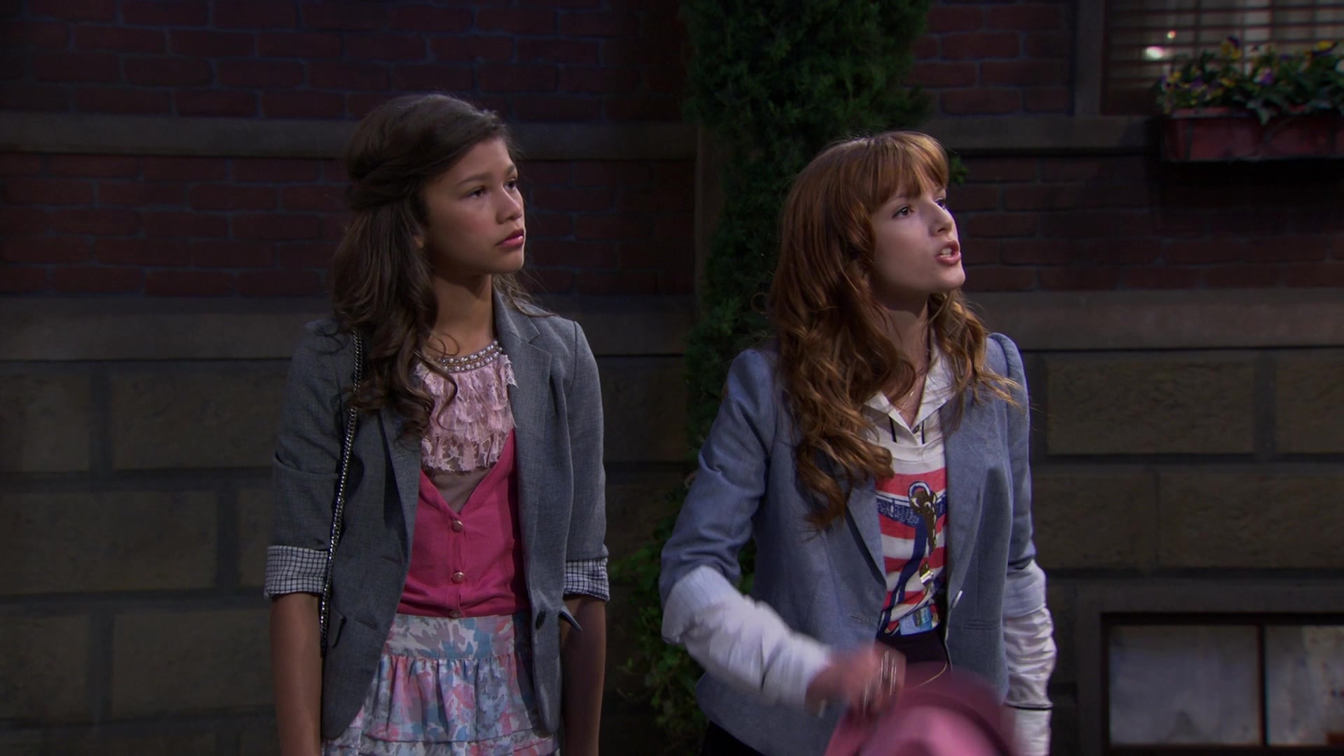 Shake_It_Up_S01E02_1080p_BTD_001221.jpg Shake_It_Up_S01E02_1080p_BTD_001221.jpg