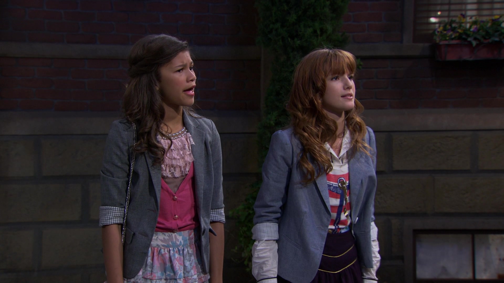 Shake_It_Up_S01E02_1080p_BTD_001228.jpg Shake_It_Up_S01E02_1080p_BTD_001228.jpg