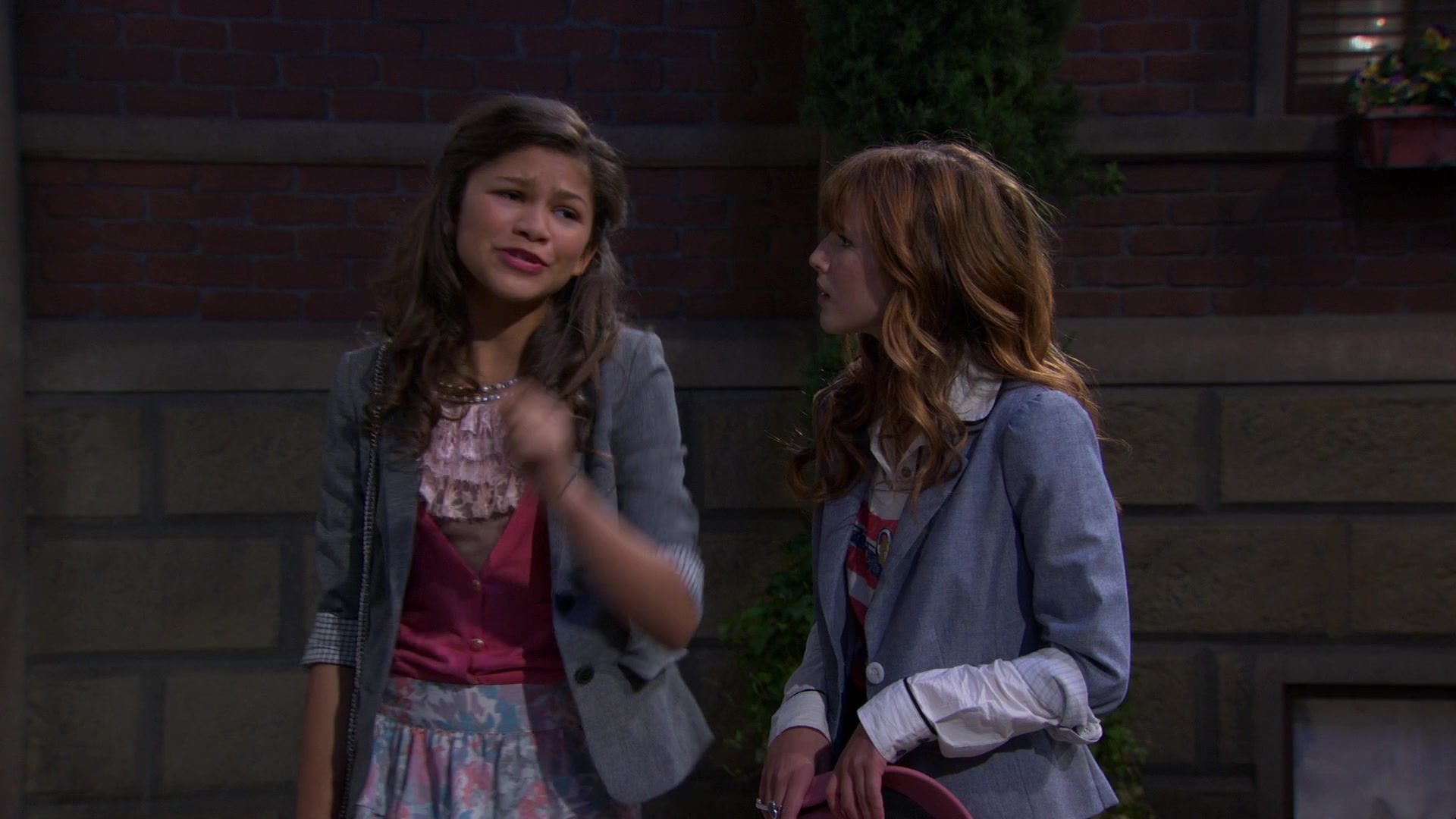 Shake_It_Up_S01E02_1080p_BTD_001232.jpg Shake_It_Up_S01E02_1080p_BTD_001232.jpg