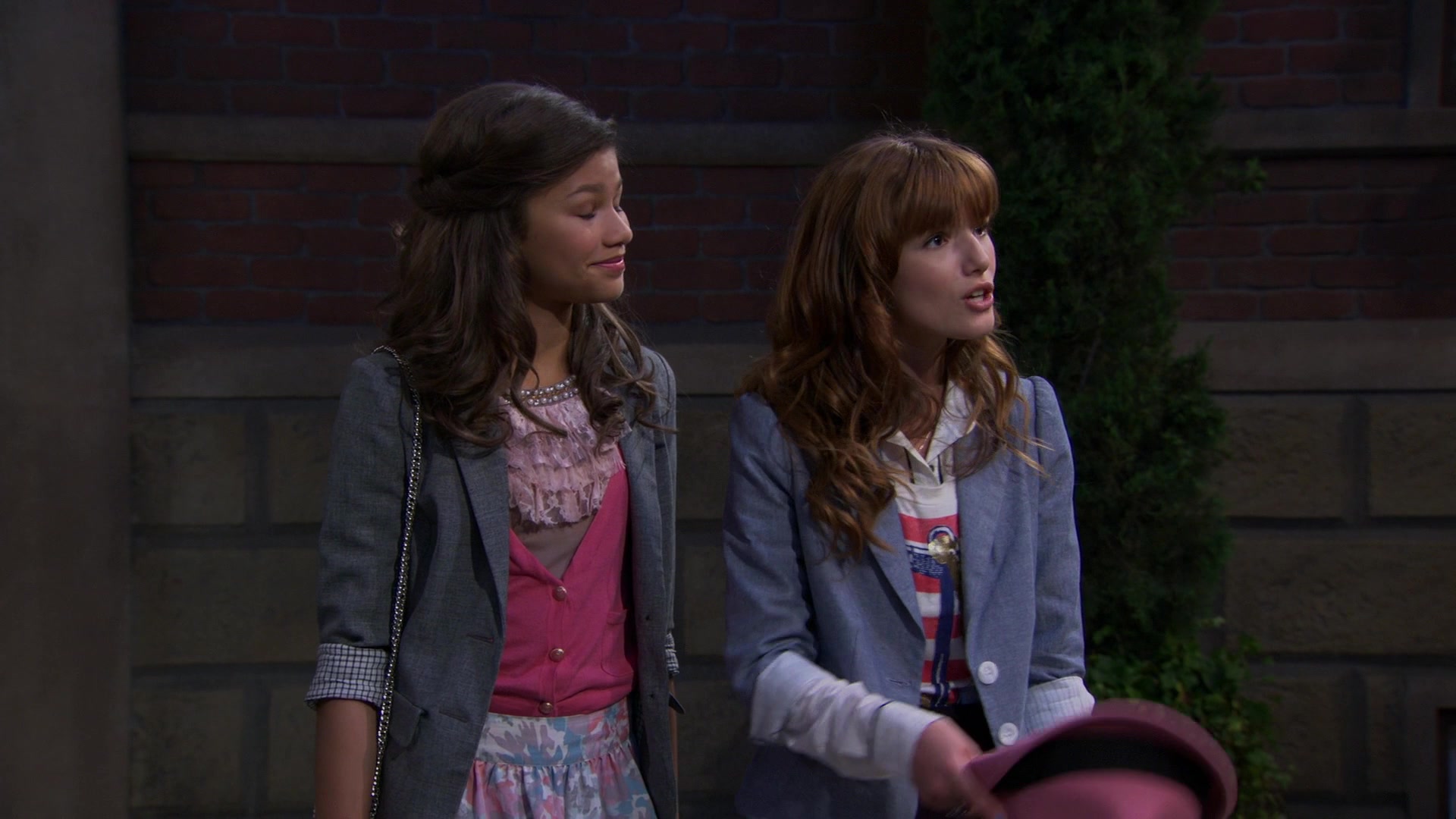 Shake_It_Up_S01E02_1080p_BTD_001275.jpg Shake_It_Up_S01E02_1080p_BTD_001275.jpg