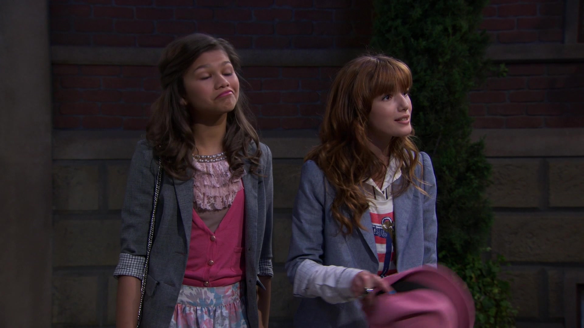 Shake_It_Up_S01E02_1080p_BTD_001277.jpg