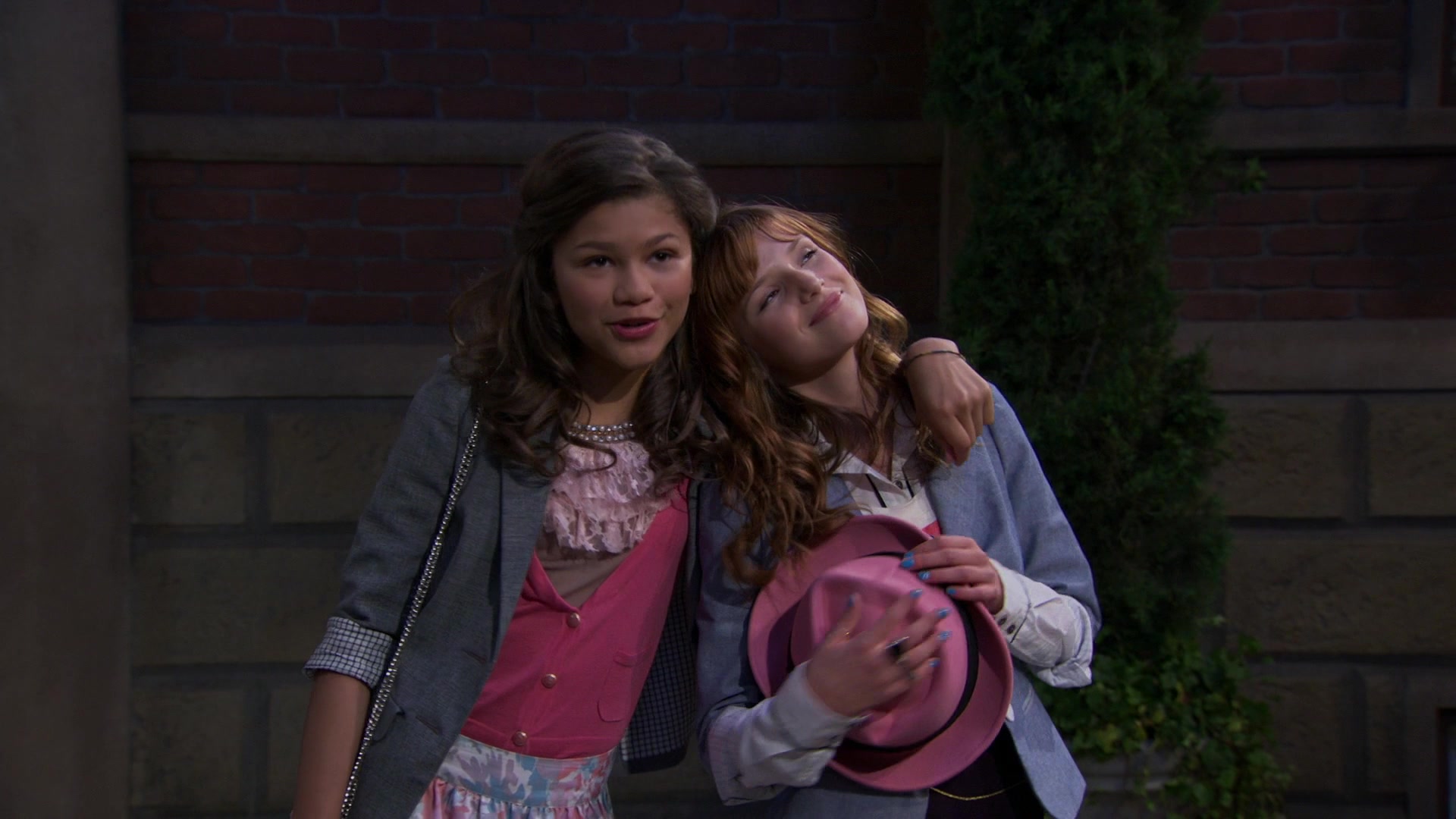 Shake_It_Up_S01E02_1080p_BTD_001286.jpg Shake_It_Up_S01E02_1080p_BTD_001286.jpg
