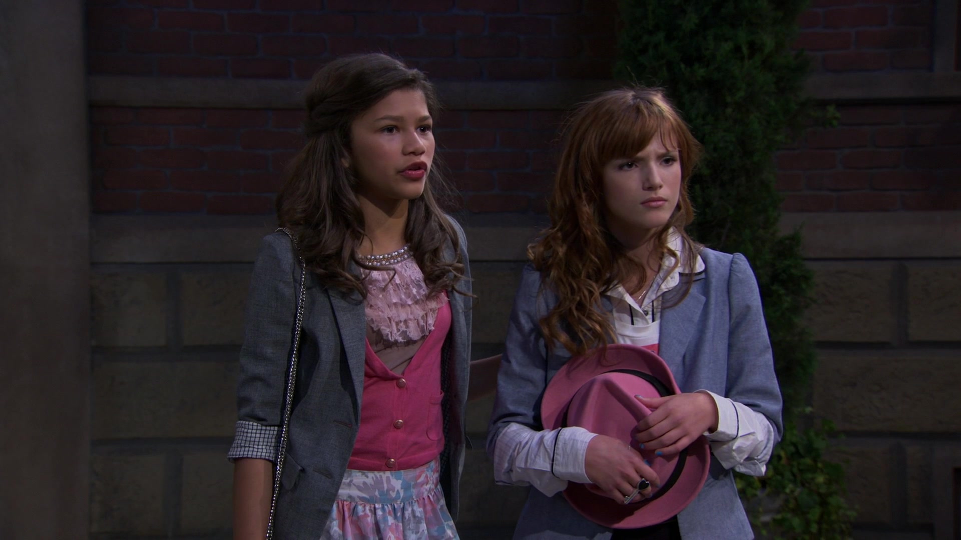 Shake_It_Up_S01E02_1080p_BTD_001301.jpg Shake_It_Up_S01E02_1080p_BTD_001301.jpg