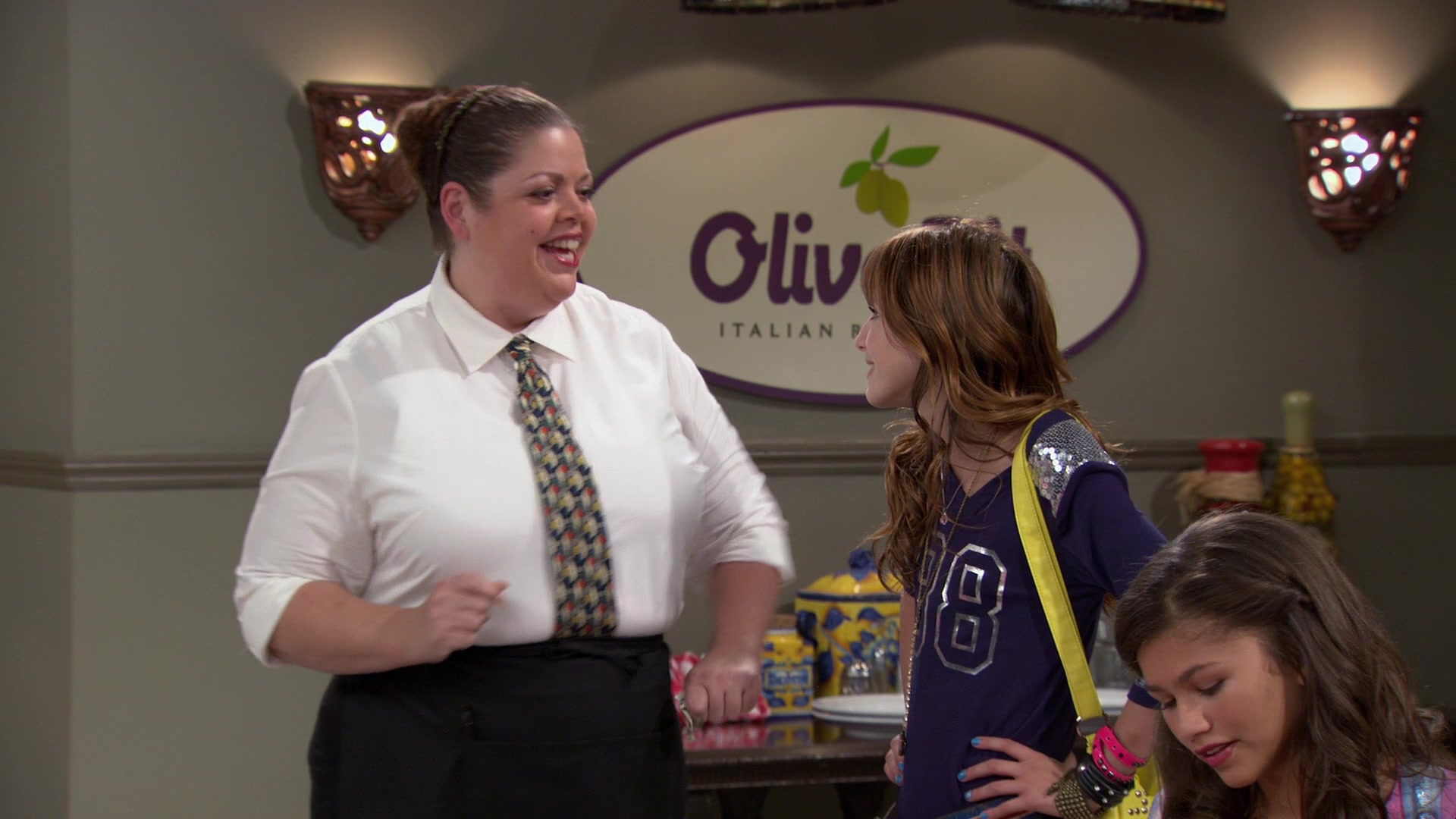 Shake_It_Up_S01E02_1080p_BTD_001336.jpg Shake_It_Up_S01E02_1080p_BTD_001336.jpg