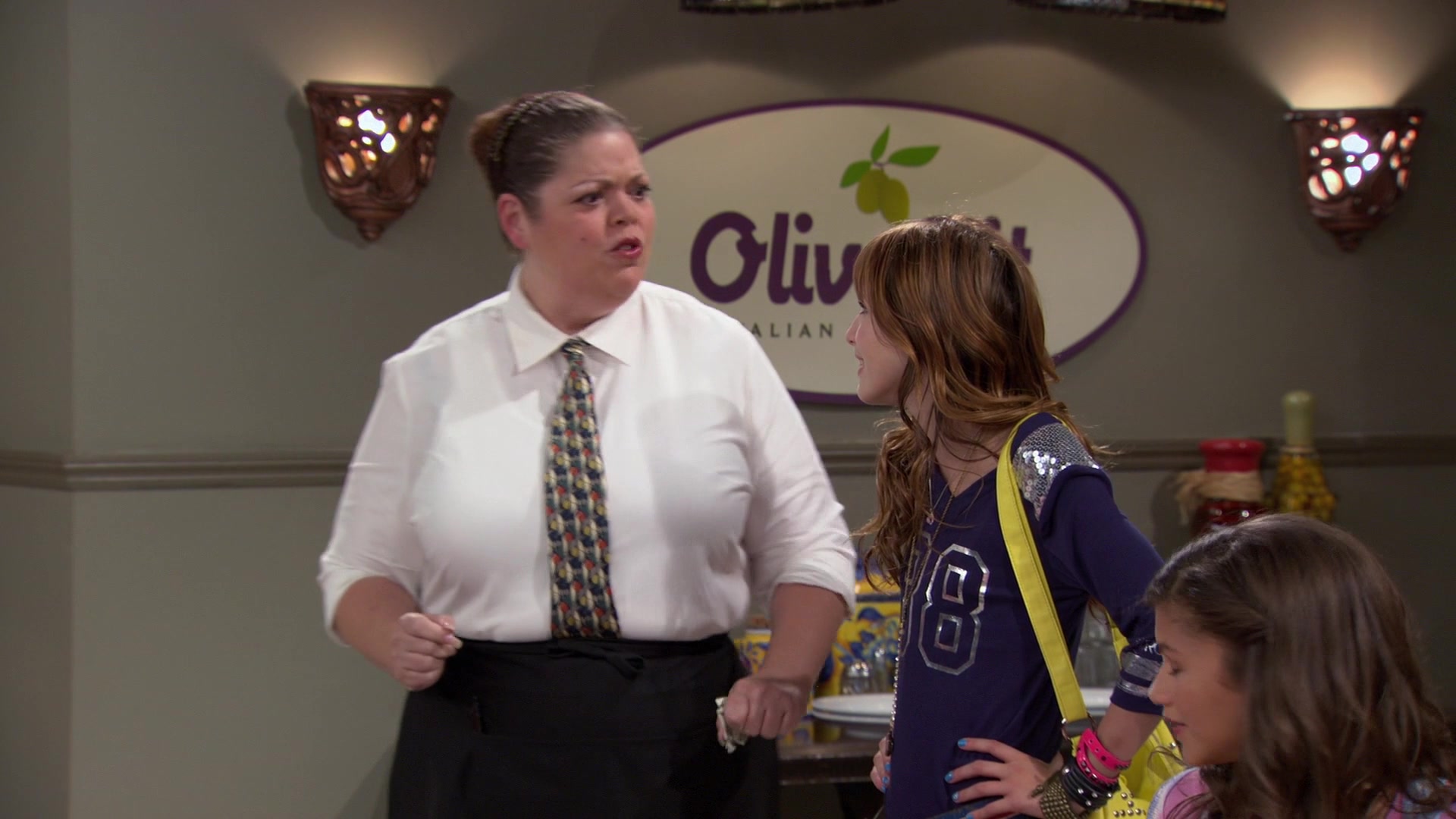 Shake_It_Up_S01E02_1080p_BTD_001338.jpg Shake_It_Up_S01E02_1080p_BTD_001338.jpg