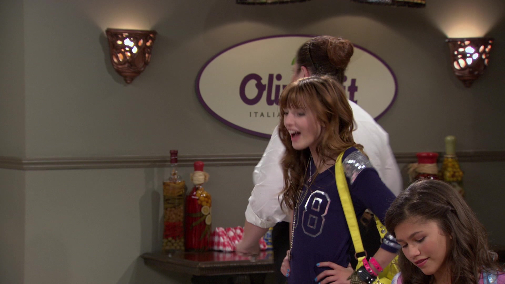 Shake_It_Up_S01E02_1080p_BTD_001341.jpg Shake_It_Up_S01E02_1080p_BTD_001341.jpg