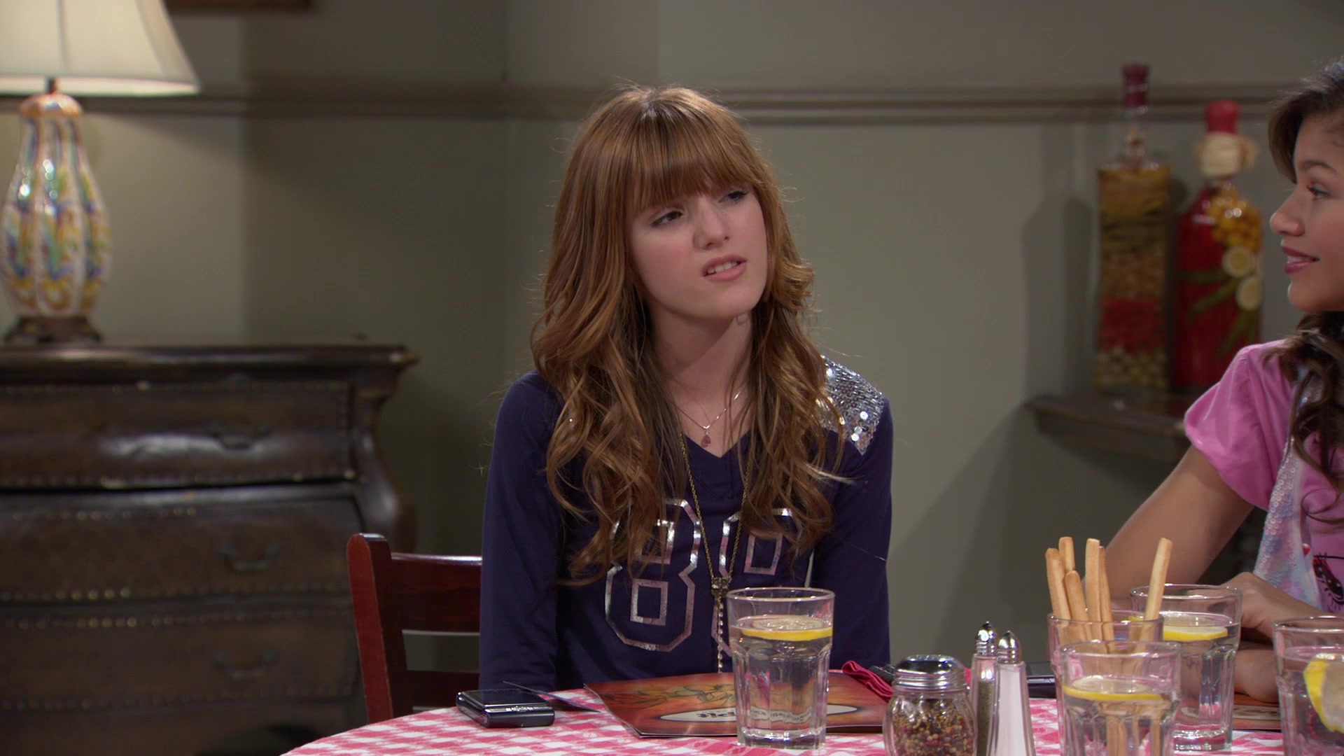 Shake_It_Up_S01E02_1080p_BTD_001454.jpg Shake_It_Up_S01E02_1080p_BTD_001454.jpg