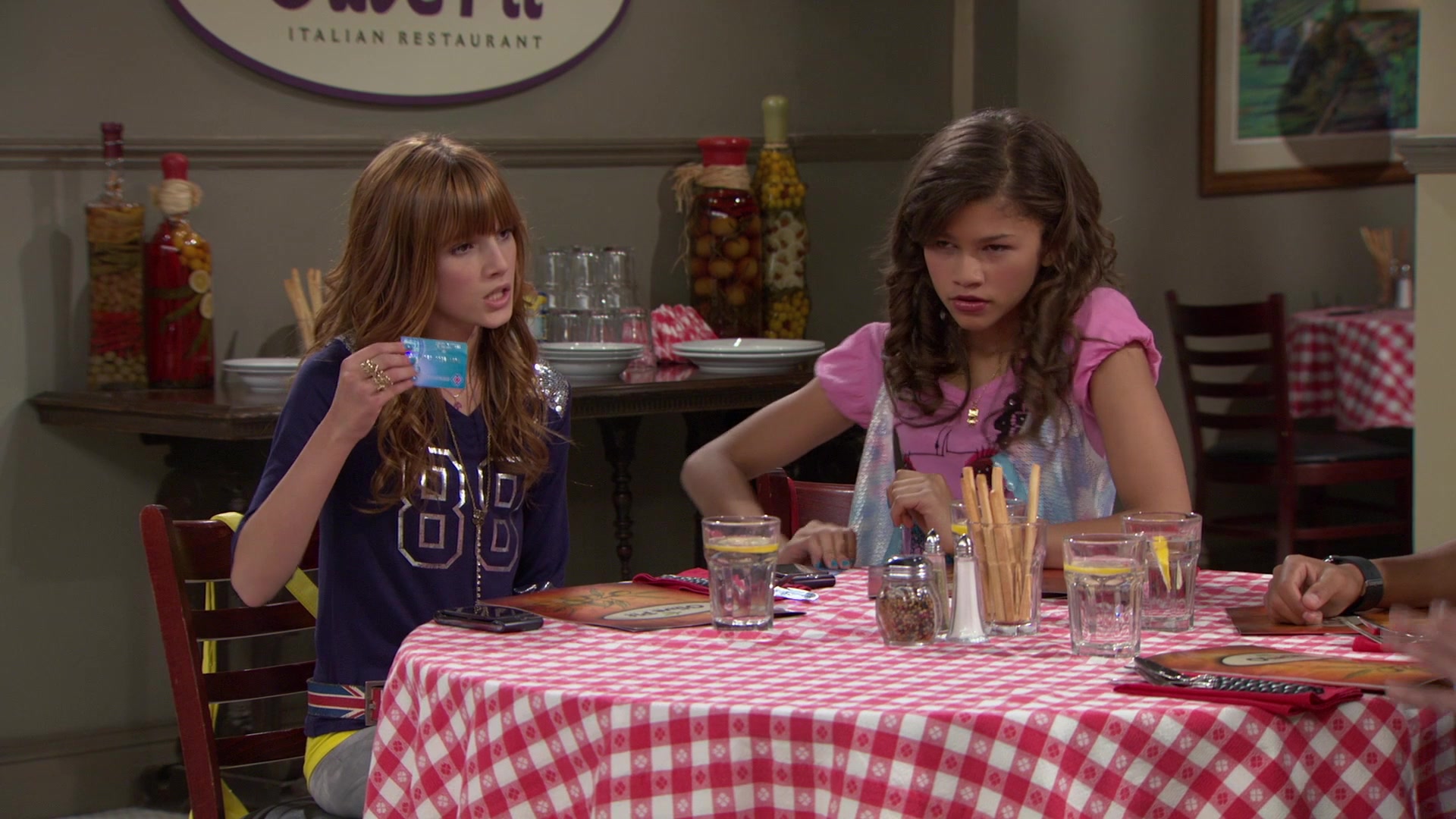 Shake_It_Up_S01E02_1080p_BTD_001465.jpg Shake_It_Up_S01E02_1080p_BTD_001465.jpg