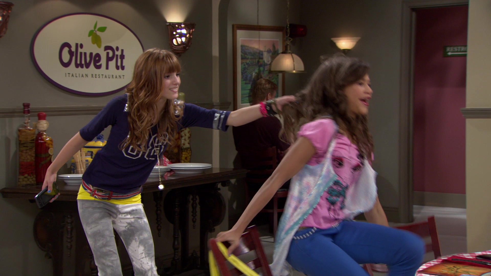 Shake_It_Up_S01E02_1080p_BTD_001582.jpg