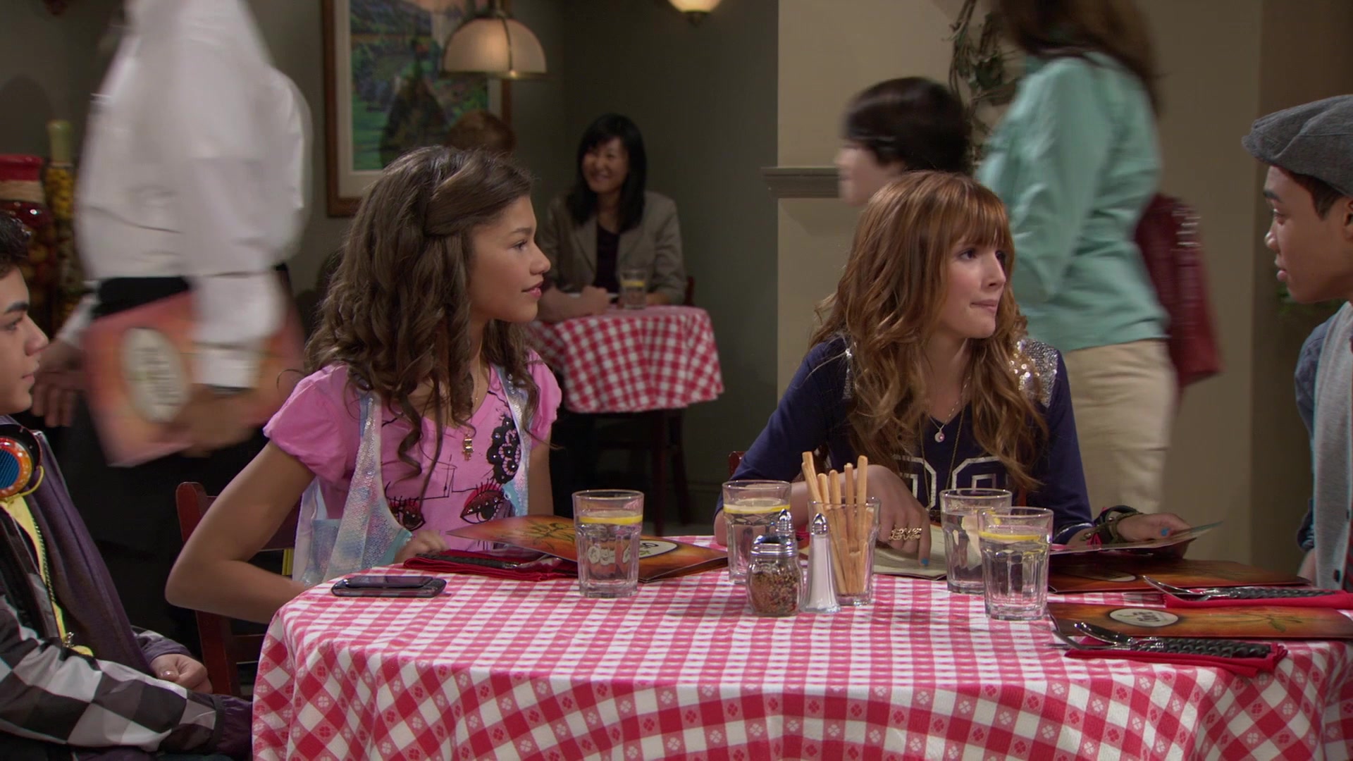 Shake_It_Up_S01E02_1080p_BTD_001768.jpg