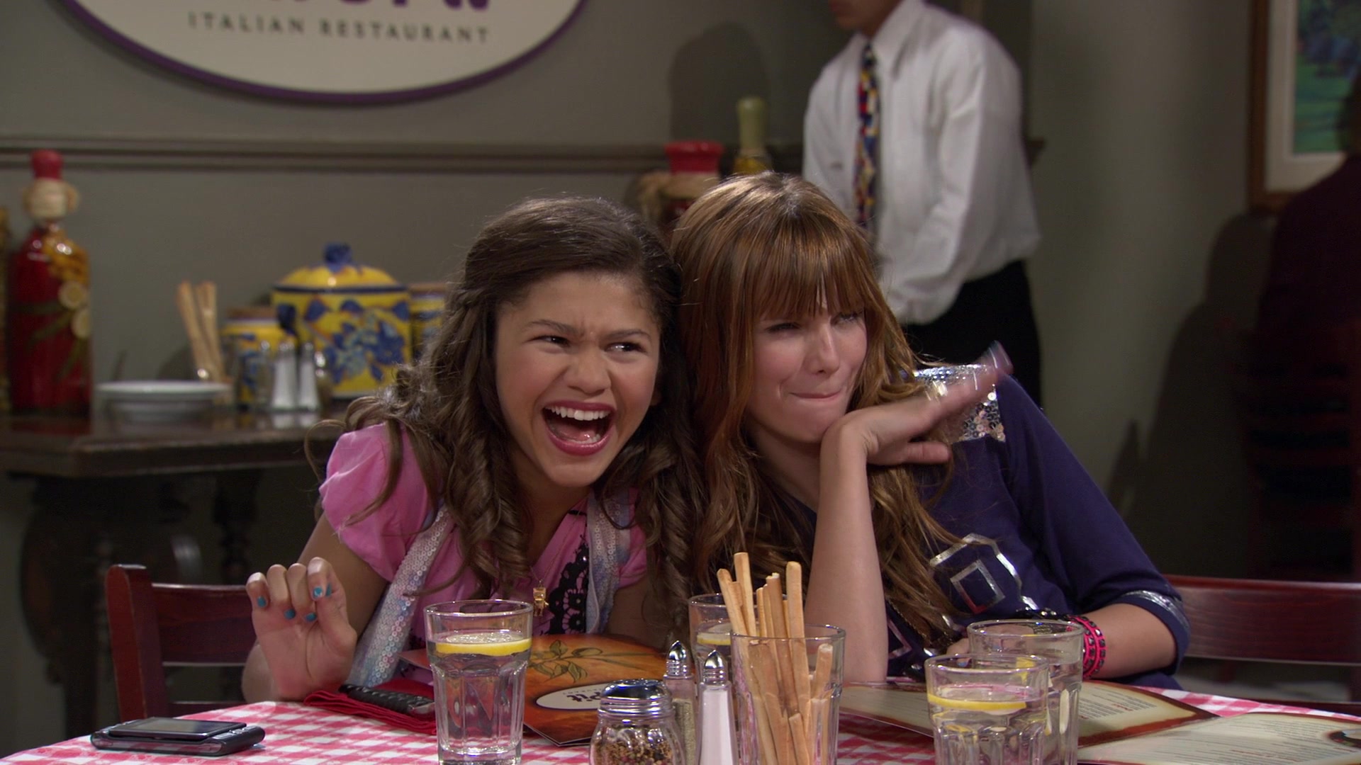 Shake_It_Up_S01E02_1080p_BTD_001782.jpg