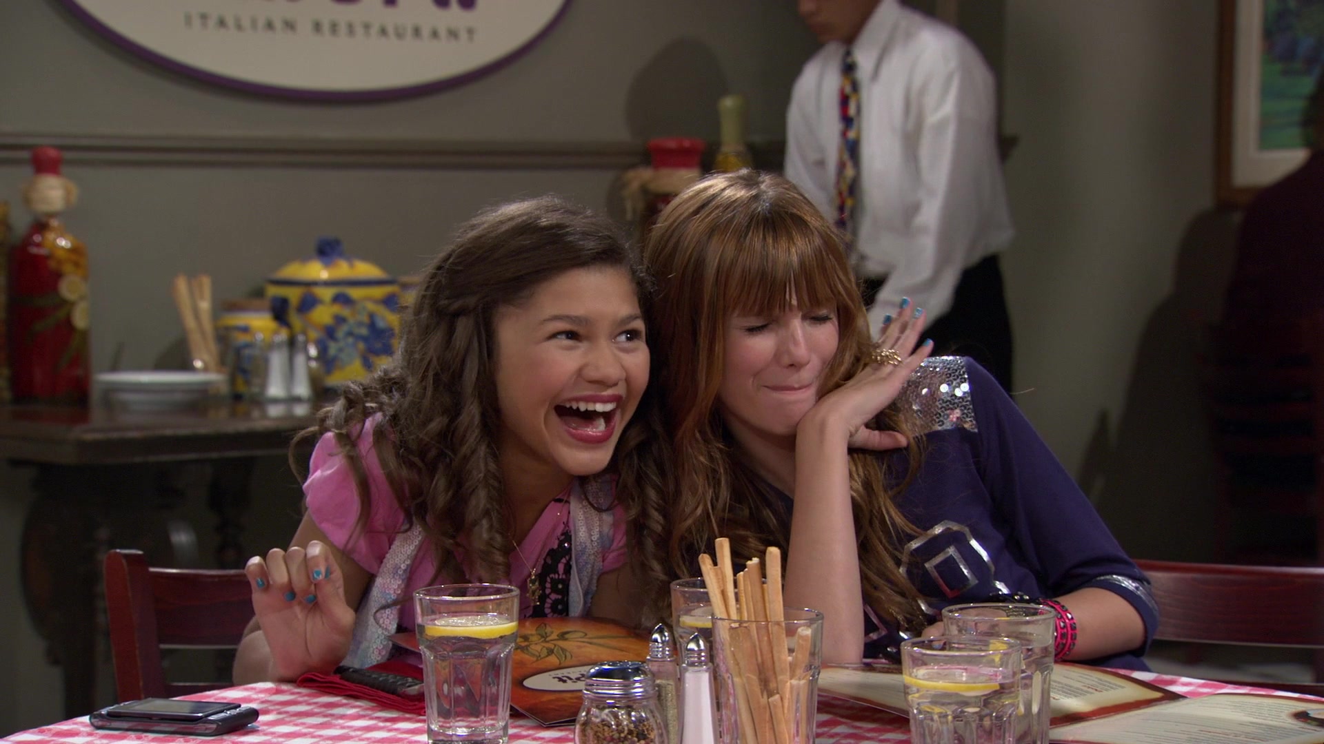 Shake_It_Up_S01E02_1080p_BTD_001783.jpg