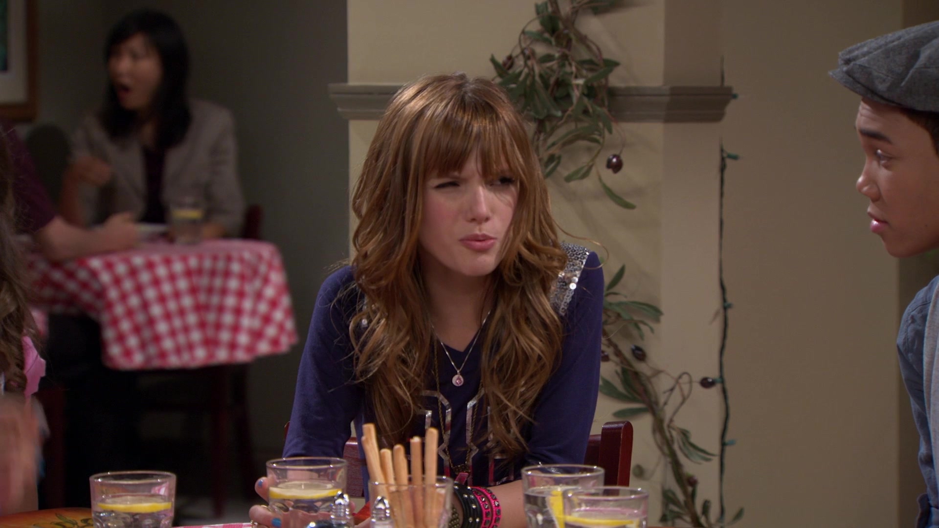 Shake_It_Up_S01E02_1080p_BTD_001829.jpg Shake_It_Up_S01E02_1080p_BTD_001829.jpg