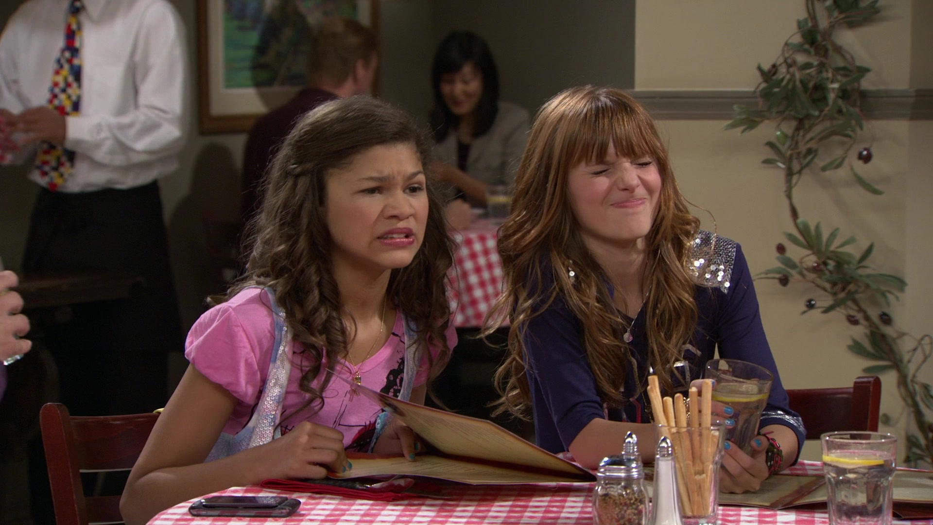 Shake_It_Up_S01E02_1080p_BTD_001859.jpg Shake_It_Up_S01E02_1080p_BTD_001859.jpg