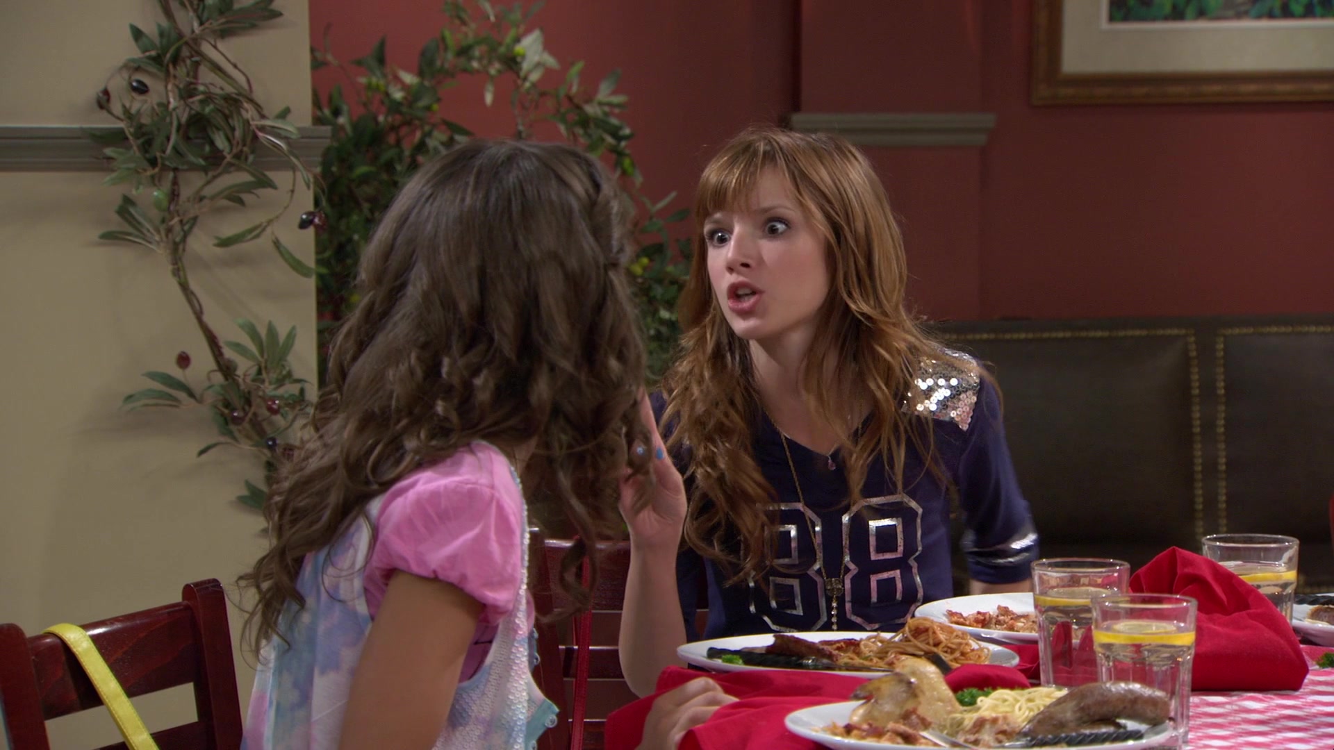 Shake_It_Up_S01E02_1080p_BTD_002277.jpg Shake_It_Up_S01E02_1080p_BTD_002277.jpg