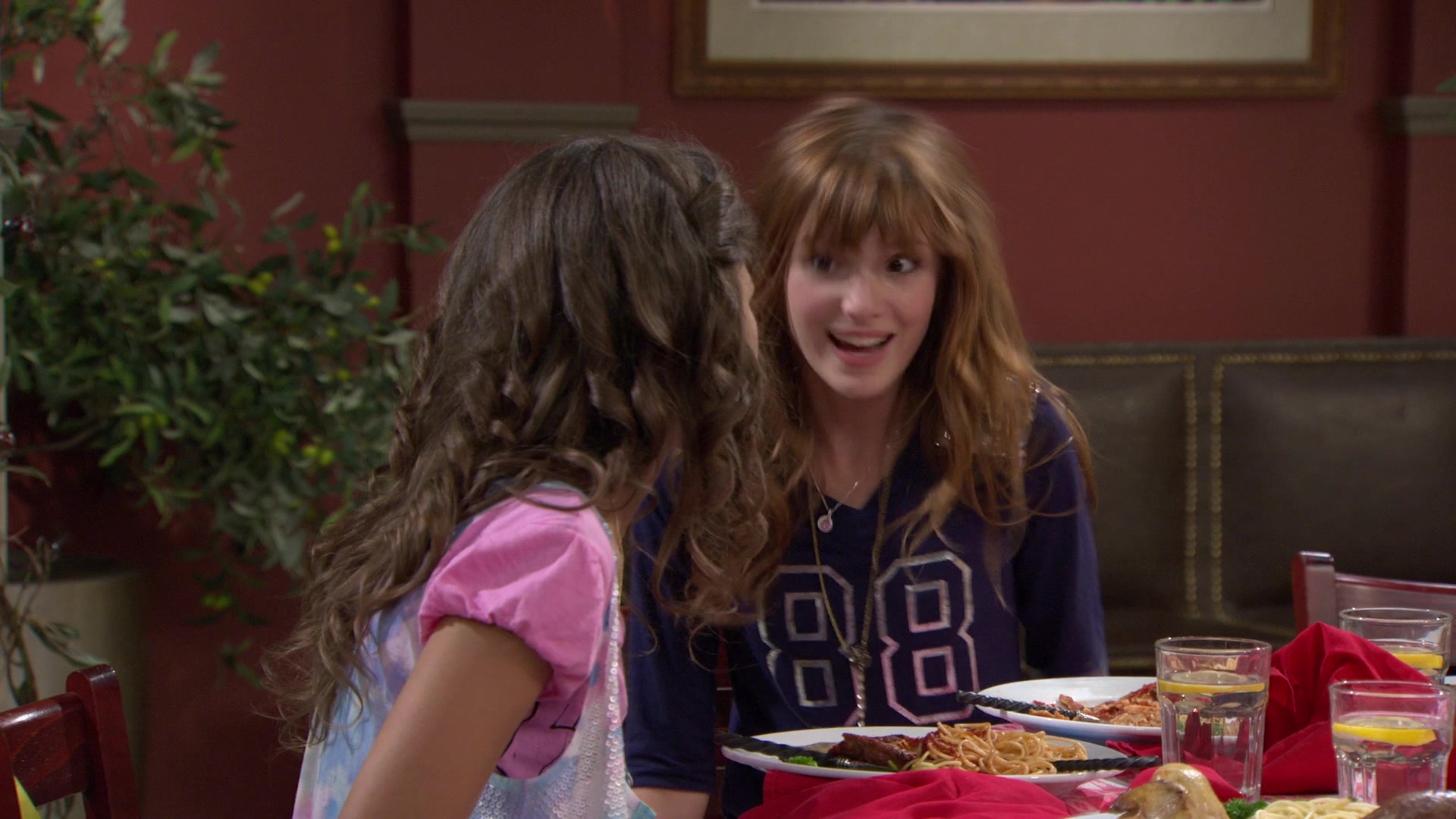 Shake_It_Up_S01E02_1080p_BTD_002285.jpg Shake_It_Up_S01E02_1080p_BTD_002285.jpg