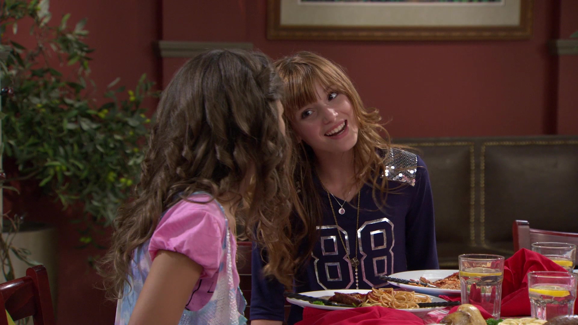 Shake_It_Up_S01E02_1080p_BTD_002286.jpg