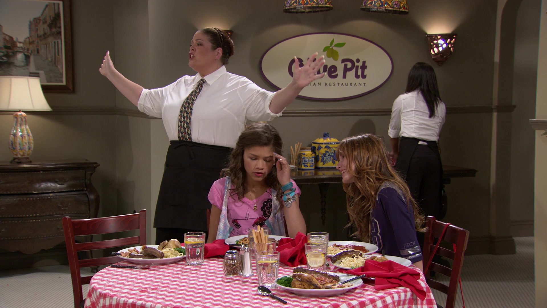 Shake_It_Up_S01E02_1080p_BTD_002290.jpg Shake_It_Up_S01E02_1080p_BTD_002290.jpg