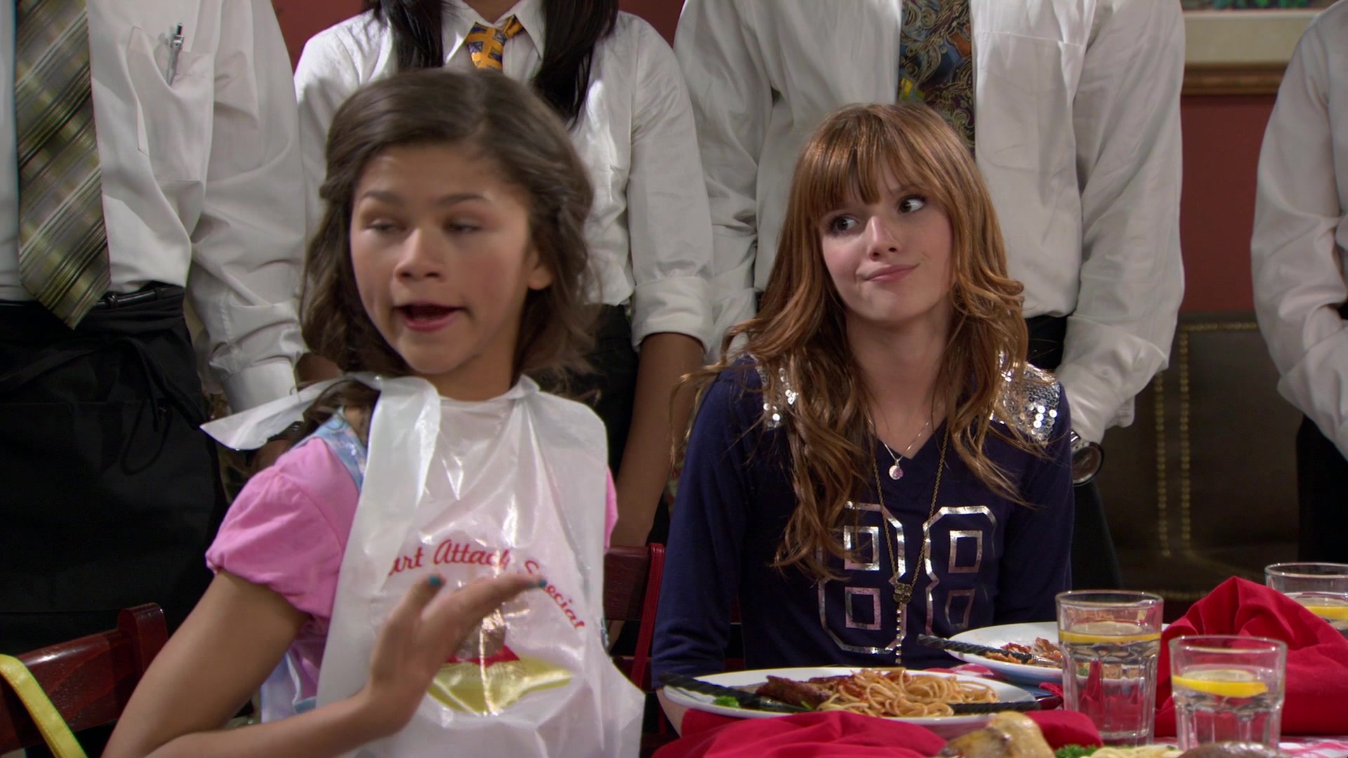 Shake_It_Up_S01E02_1080p_BTD_002324.jpg Shake_It_Up_S01E02_1080p_BTD_002324.jpg