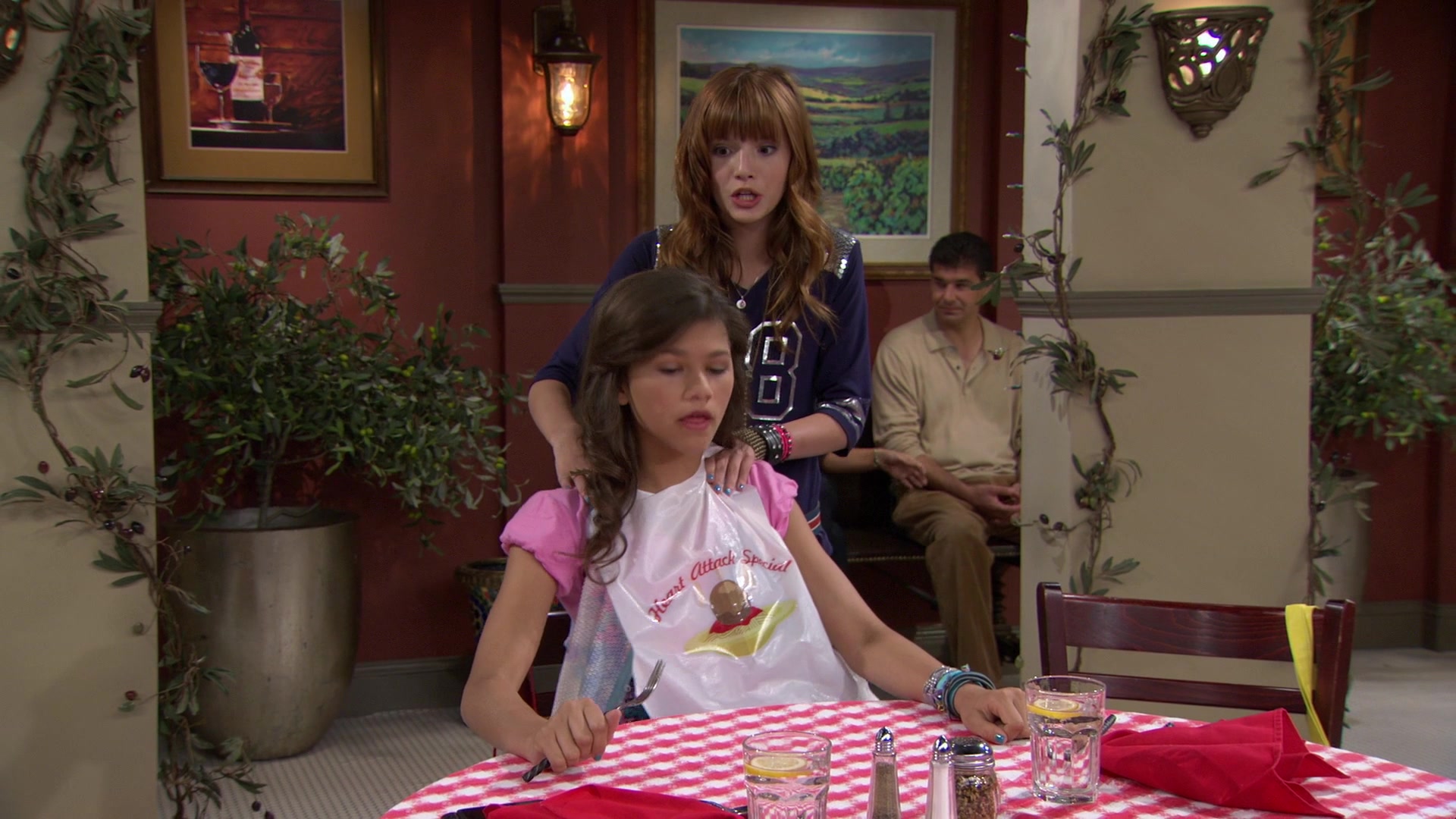 Shake_It_Up_S01E02_1080p_BTD_002342.jpg Shake_It_Up_S01E02_1080p_BTD_002342.jpg