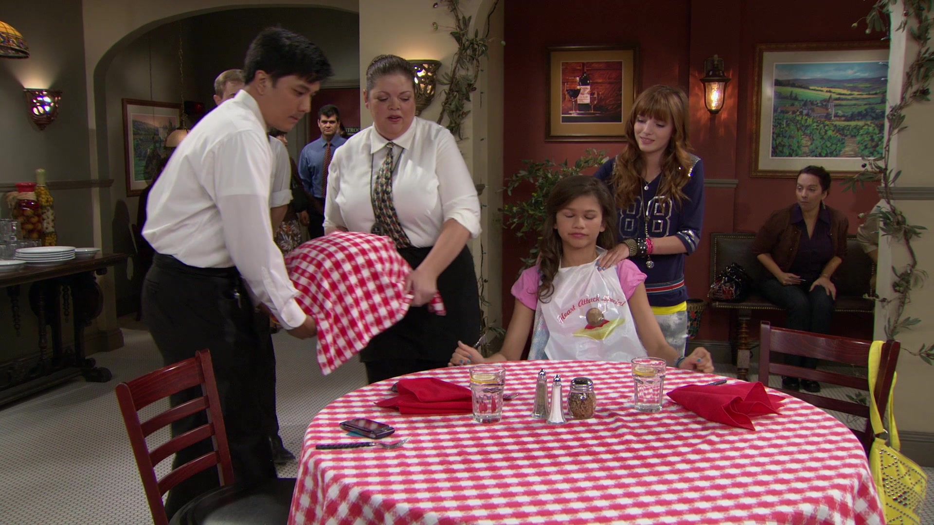 Shake_It_Up_S01E02_1080p_BTD_002347.jpg Shake_It_Up_S01E02_1080p_BTD_002347.jpg