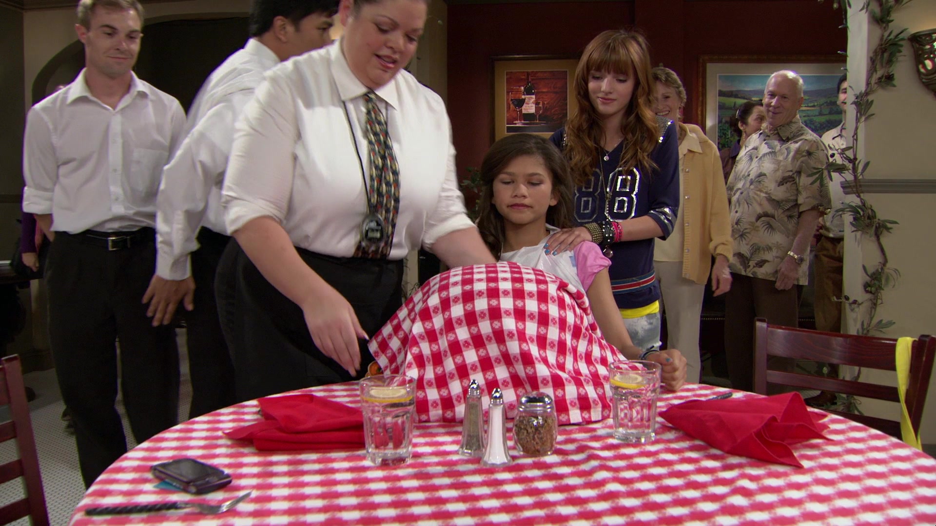 Shake_It_Up_S01E02_1080p_BTD_002355.jpg