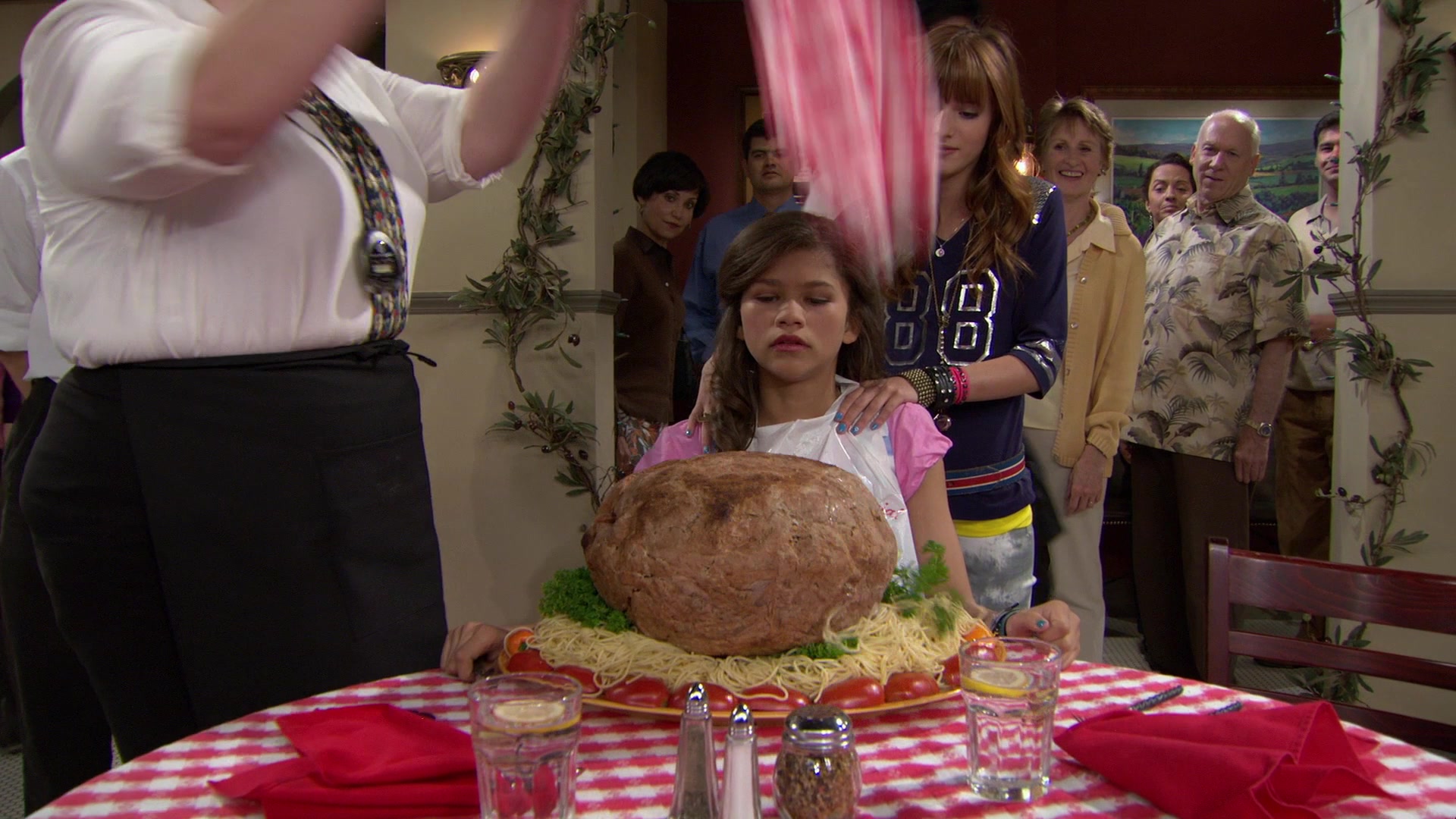 Shake_It_Up_S01E02_1080p_BTD_002358.jpg Shake_It_Up_S01E02_1080p_BTD_002358.jpg