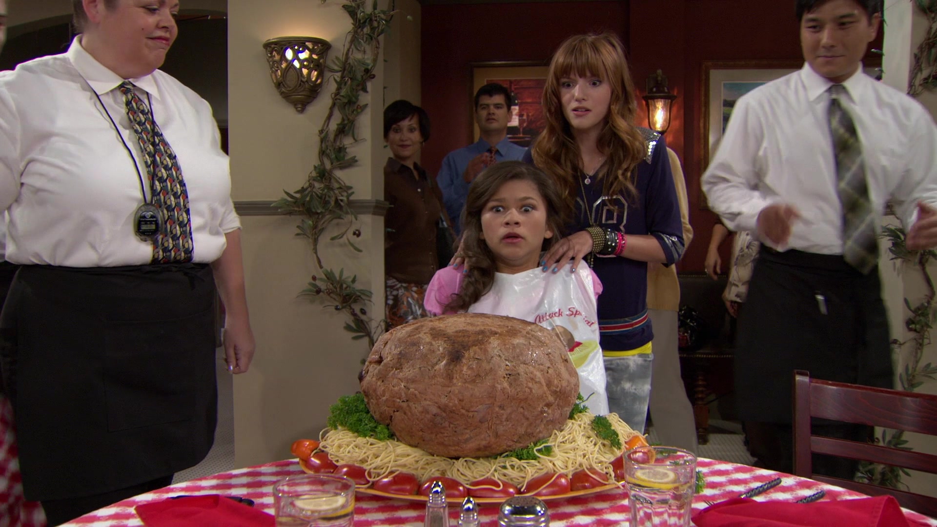 Shake_It_Up_S01E02_1080p_BTD_002360.jpg Shake_It_Up_S01E02_1080p_BTD_002360.jpg