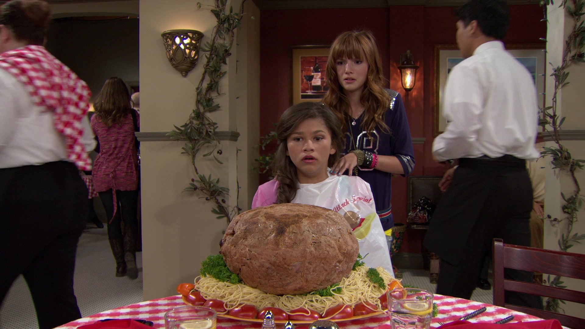 Shake_It_Up_S01E02_1080p_BTD_002378.jpg