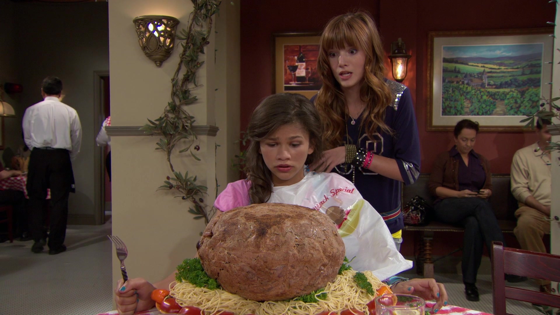 Shake_It_Up_S01E02_1080p_BTD_002389.jpg Shake_It_Up_S01E02_1080p_BTD_002389.jpg