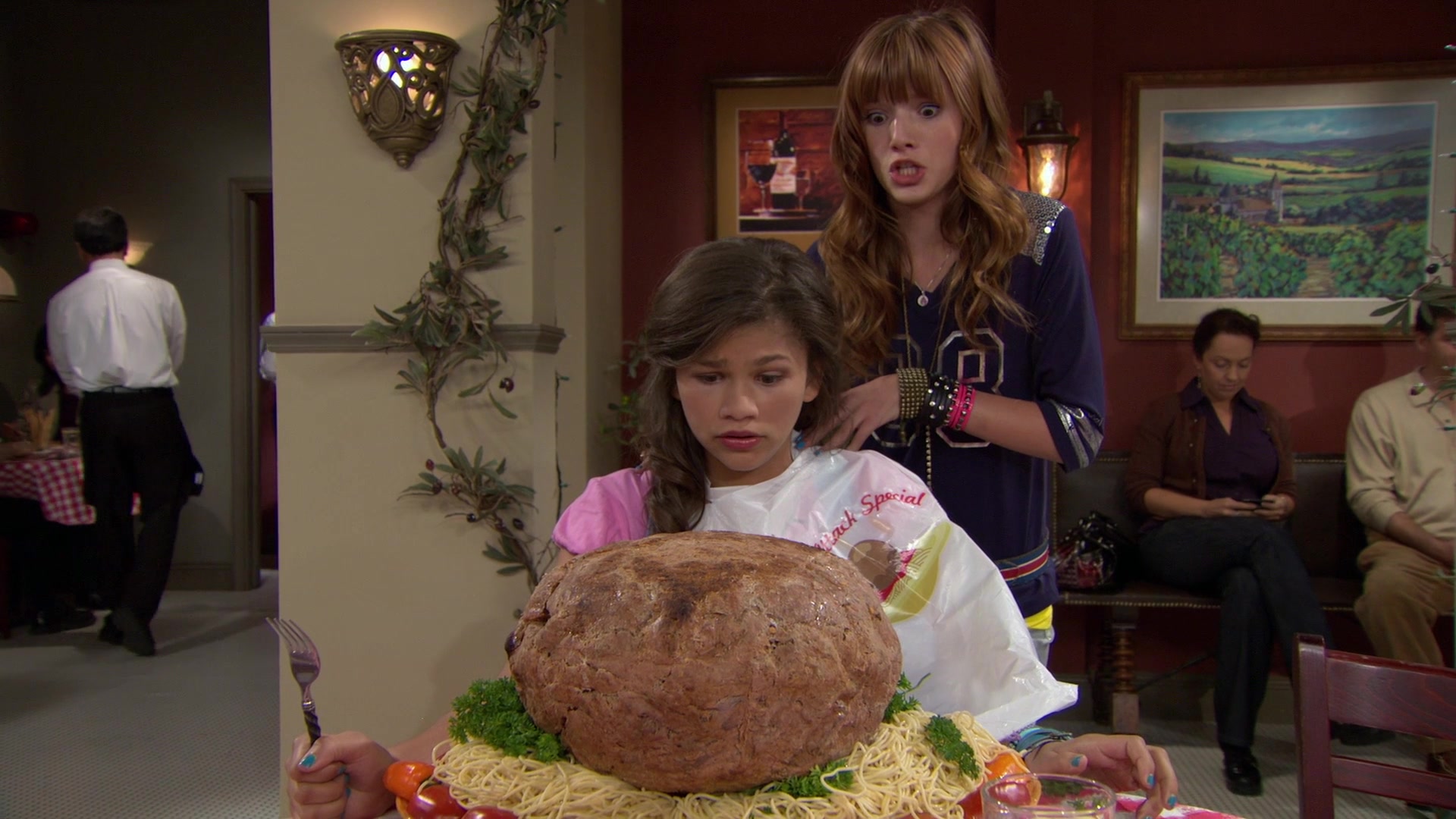 Shake_It_Up_S01E02_1080p_BTD_002390.jpg Shake_It_Up_S01E02_1080p_BTD_002390.jpg