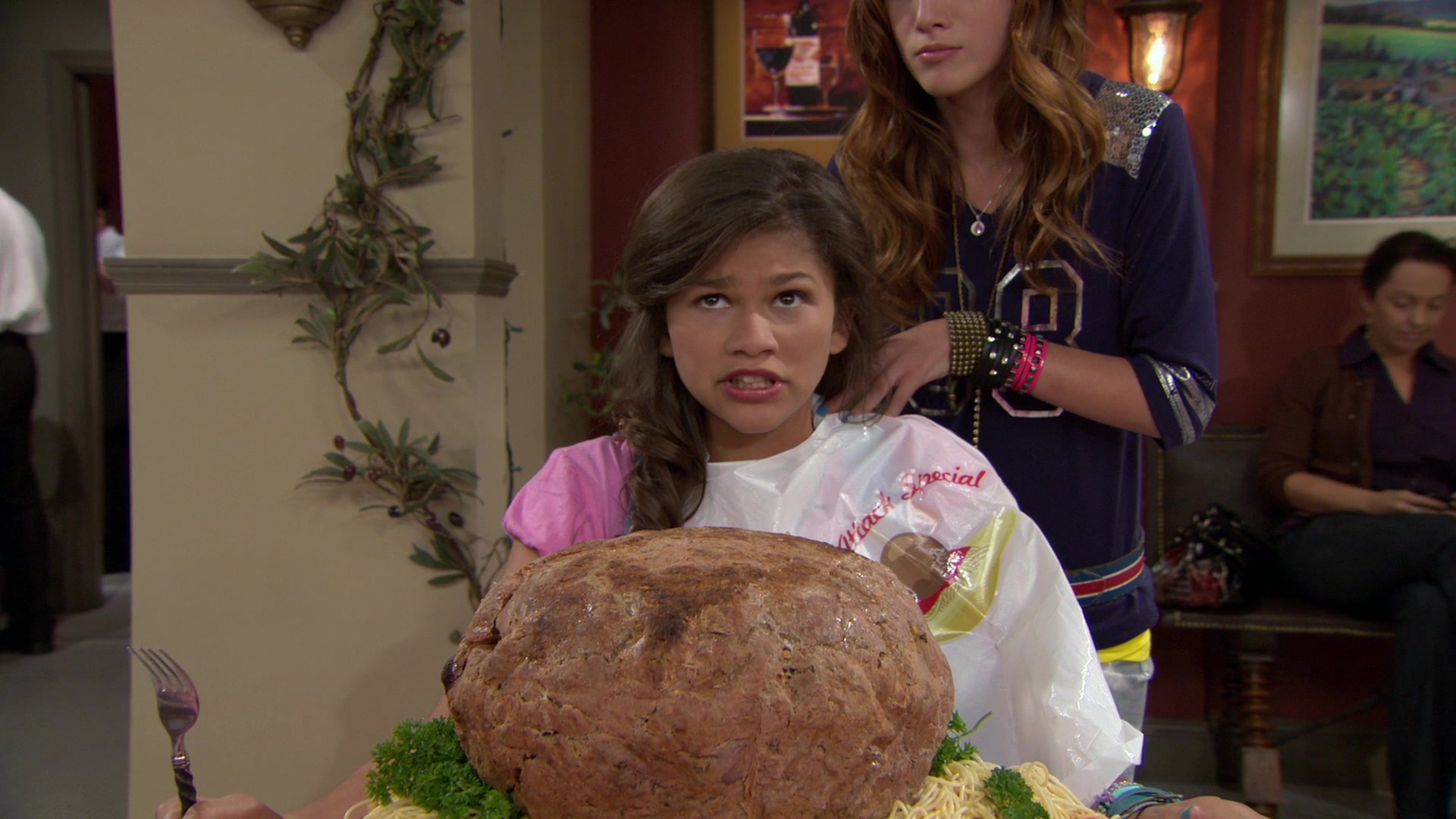 Shake_It_Up_S01E02_1080p_BTD_002396.jpg Shake_It_Up_S01E02_1080p_BTD_002396.jpg