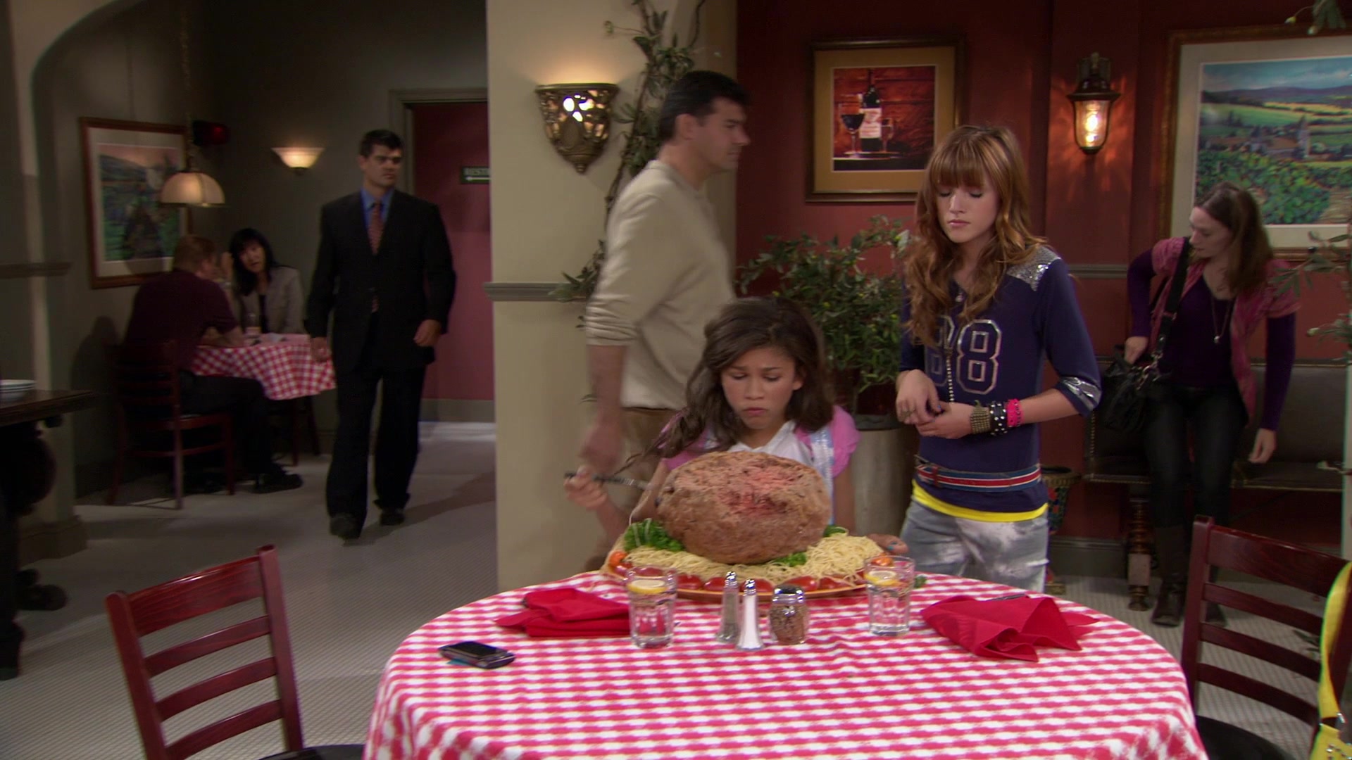 Shake_It_Up_S01E02_1080p_BTD_002408.jpg Shake_It_Up_S01E02_1080p_BTD_002408.jpg