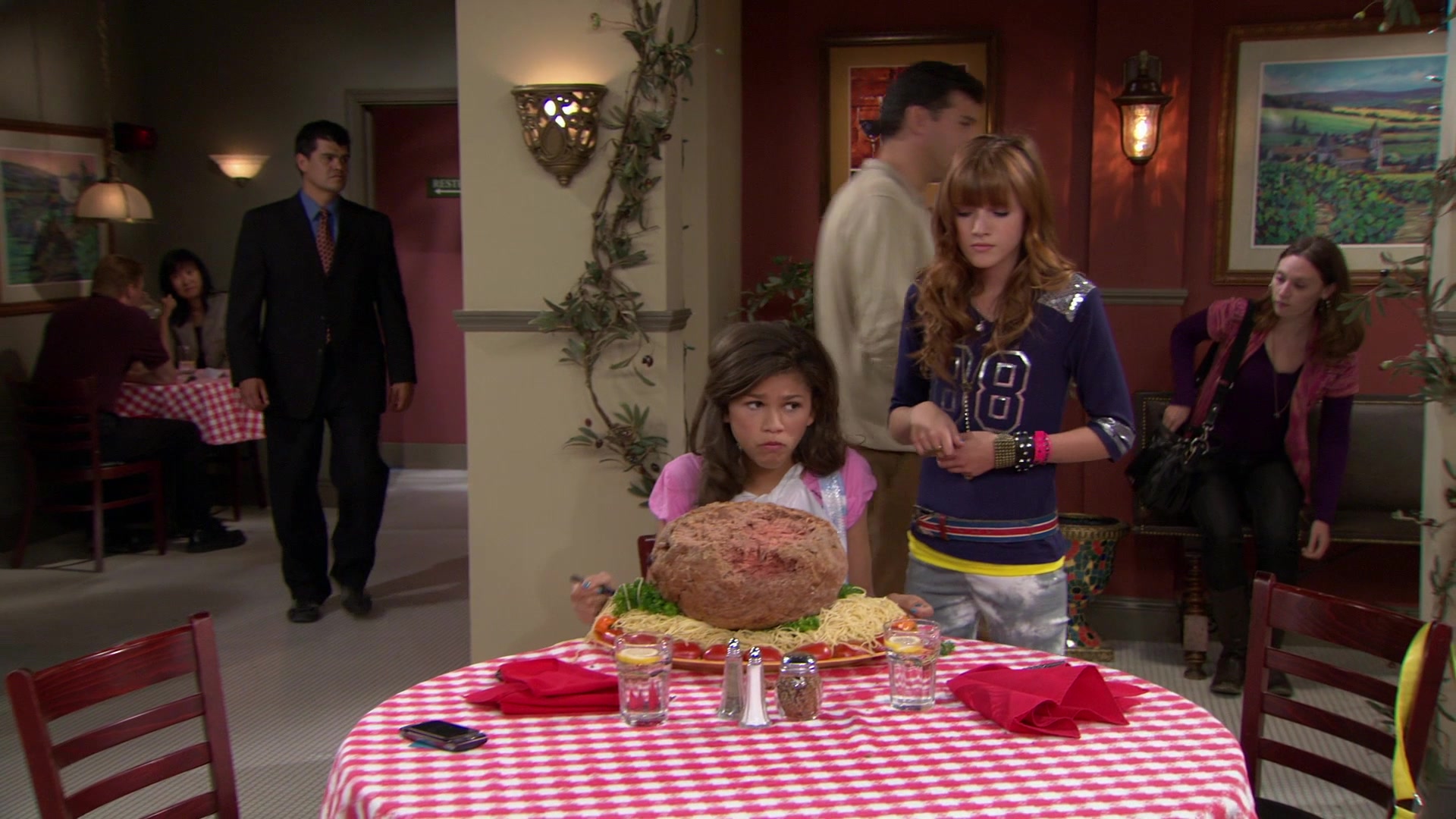 Shake_It_Up_S01E02_1080p_BTD_002409.jpg Shake_It_Up_S01E02_1080p_BTD_002409.jpg